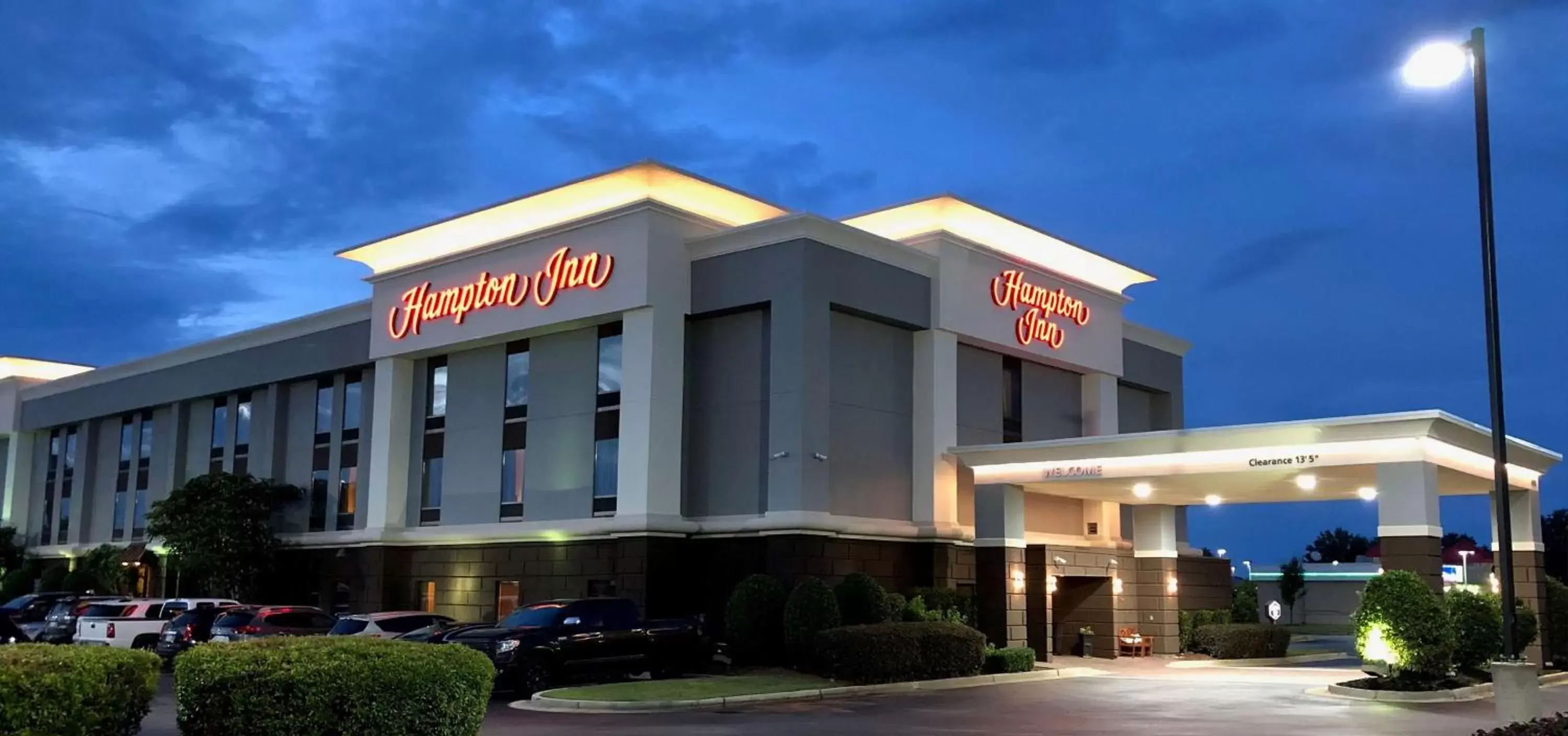 Property building in Hampton Inn Warner Robins Property building in Hampton Inn Warner Robins