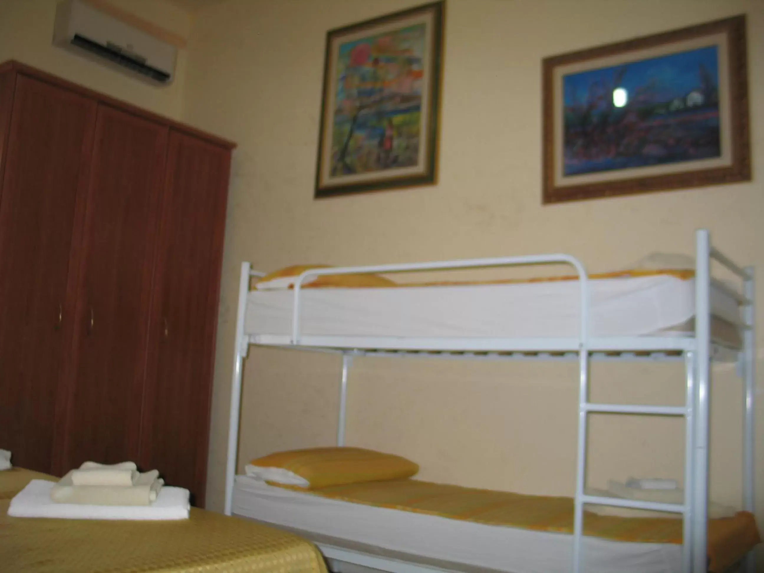 Bunk Bed in Hotel Bed & Breakfast Minu'
