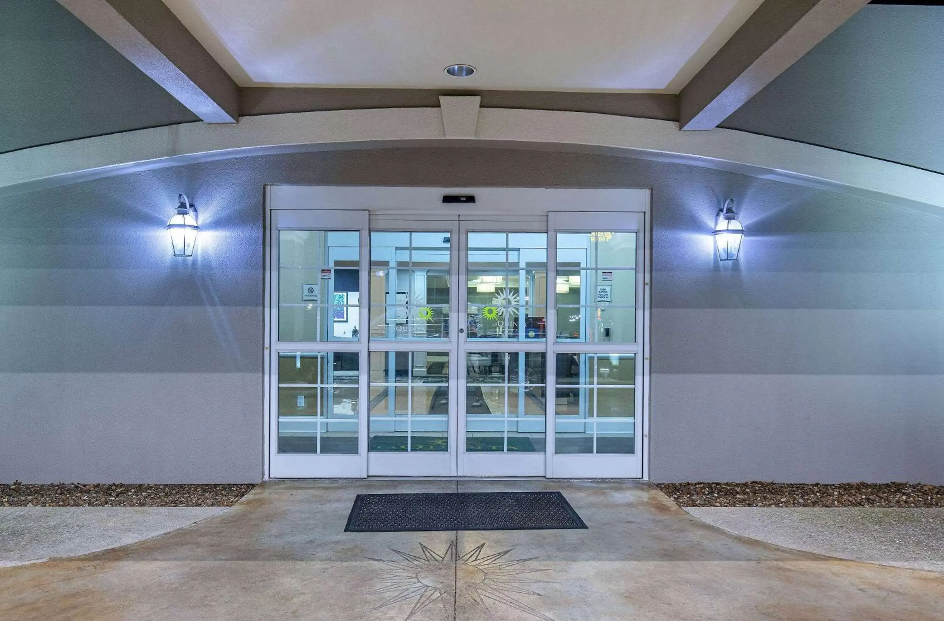 Property building in La Quinta by Wyndham Bowling Green