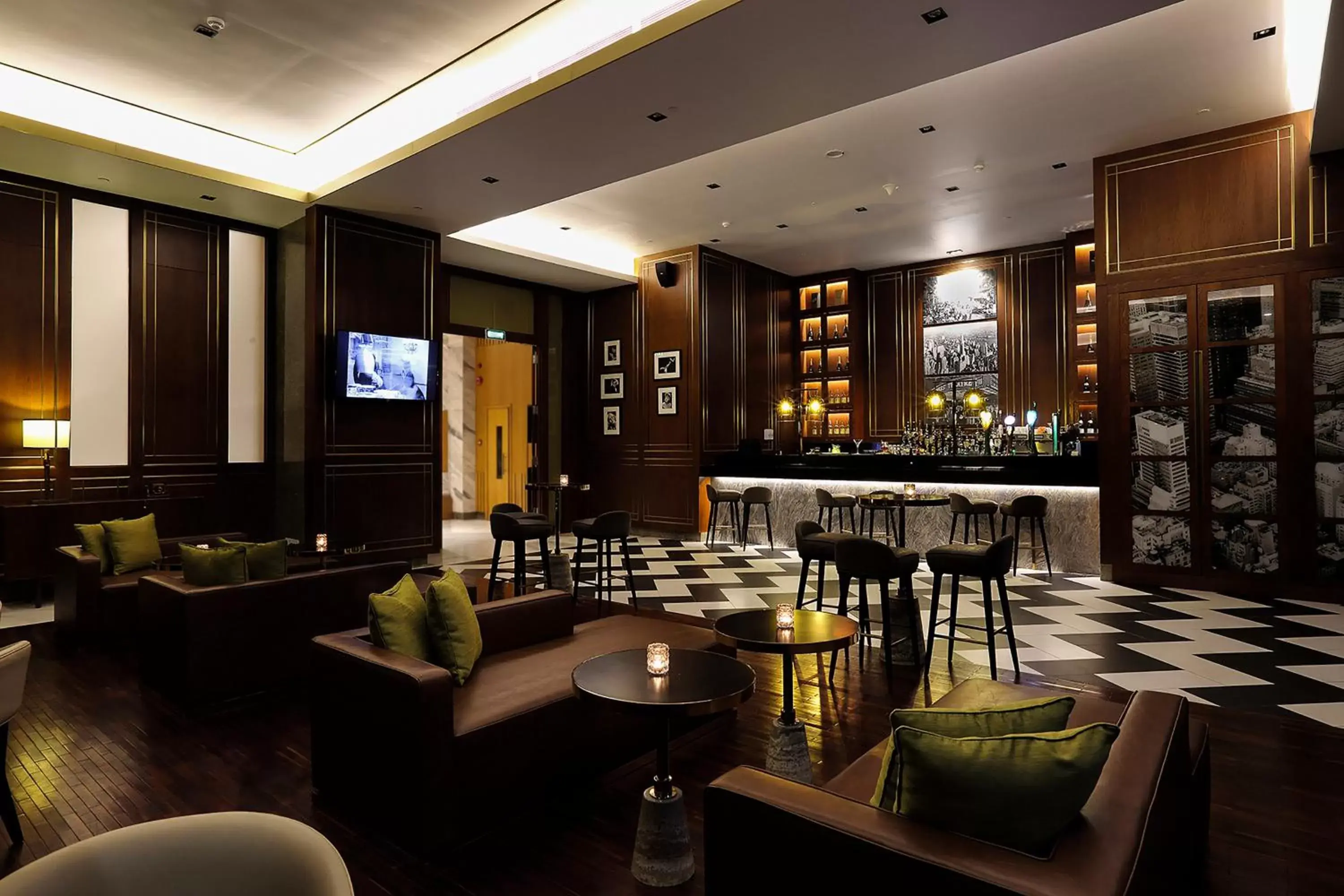 Restaurant/places to eat, Lounge/Bar in Melia Yangon
