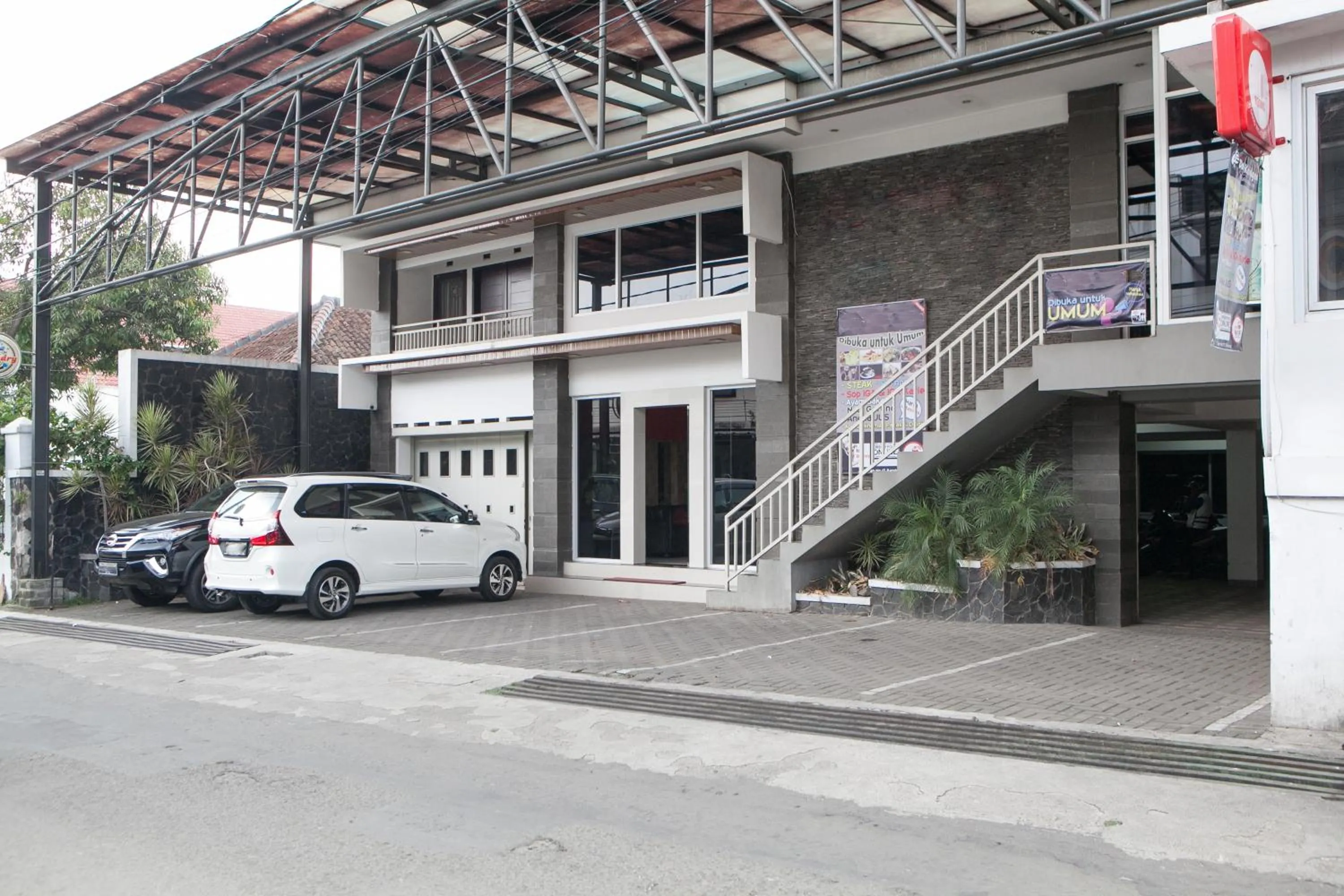 Property building in RedDoorz near Gedung Sate 2