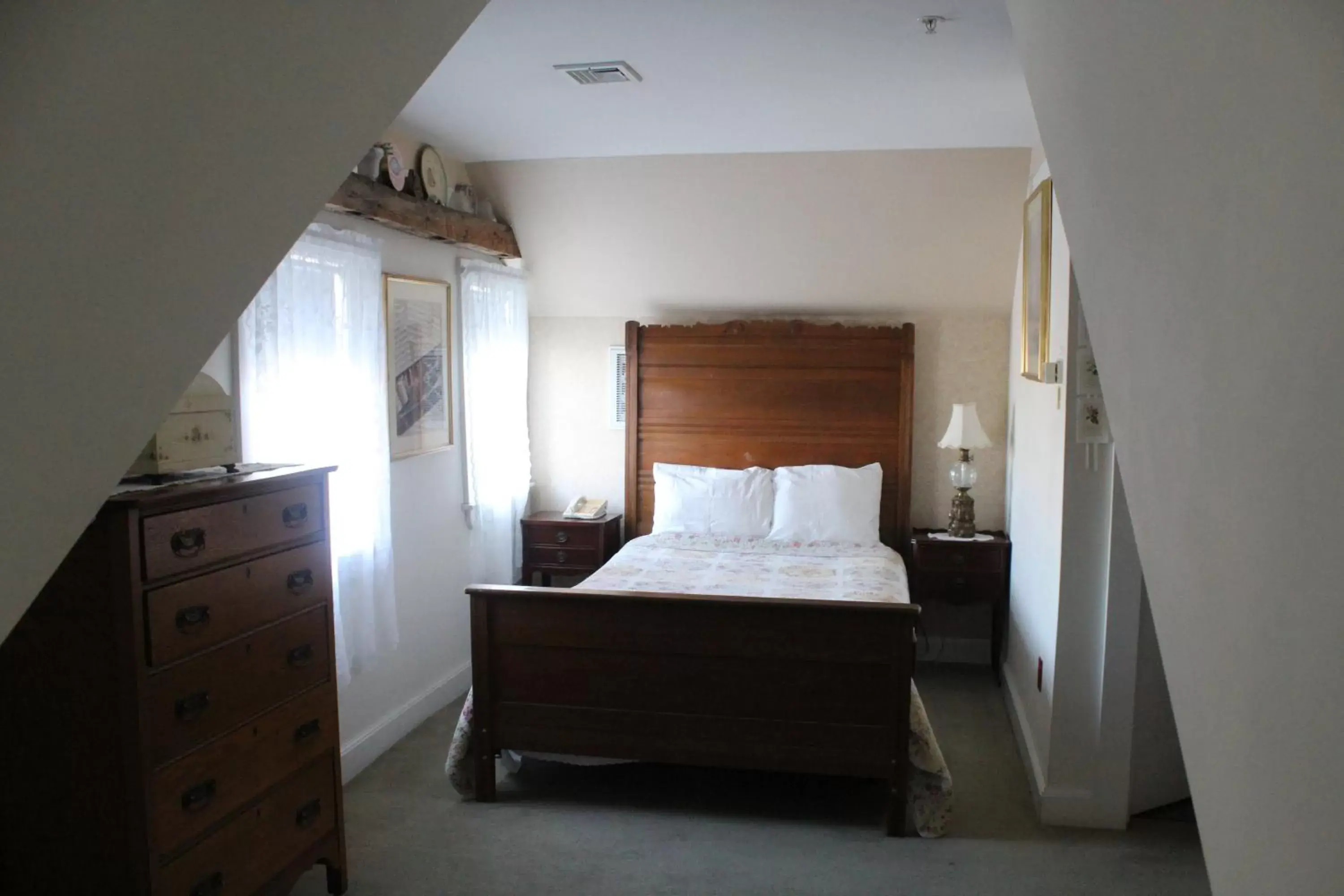 Photo of the whole room, Bed in Old Orchard Beach Inn