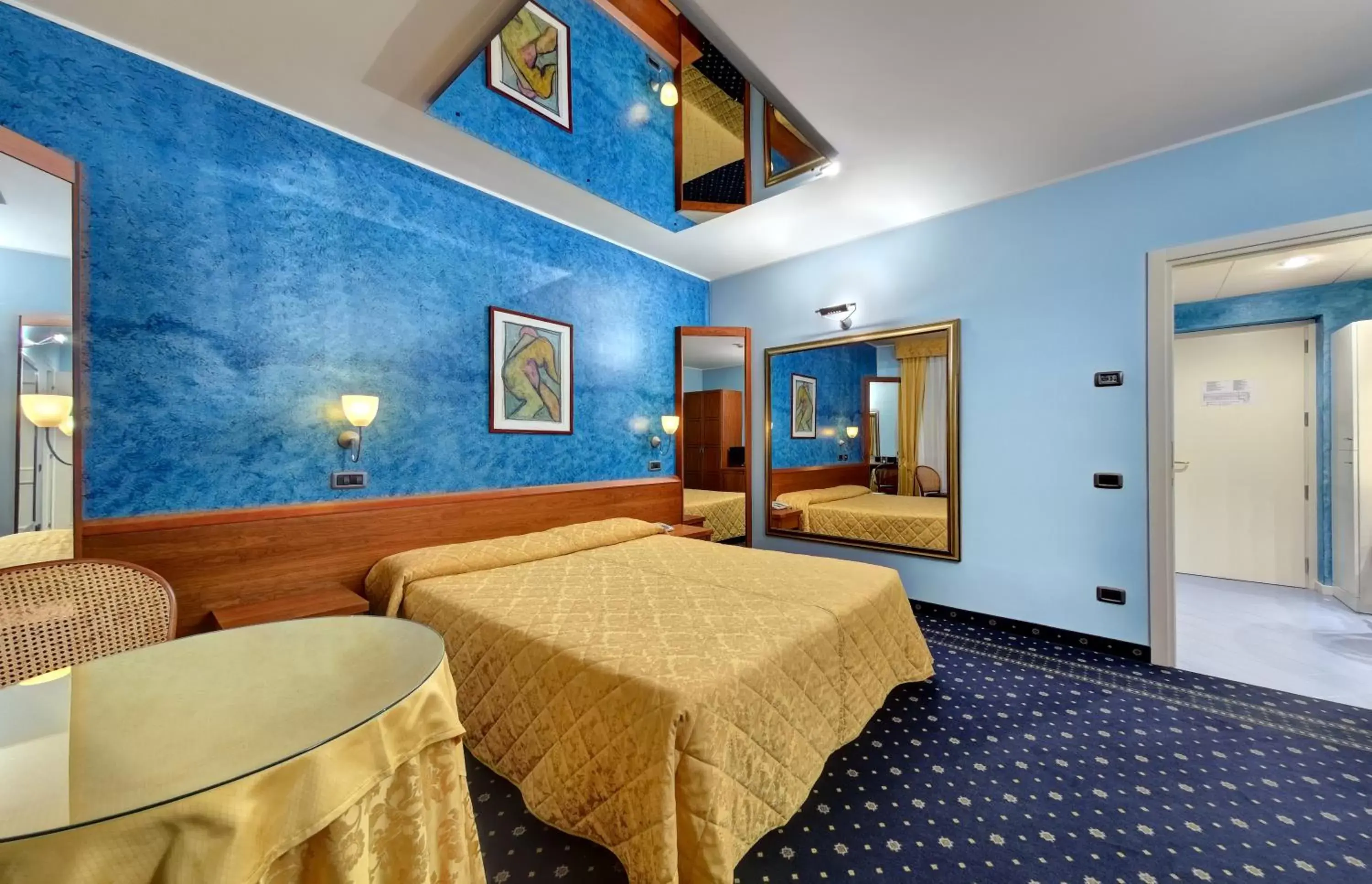 Bedroom, Bed in Hotel Motel Sporting