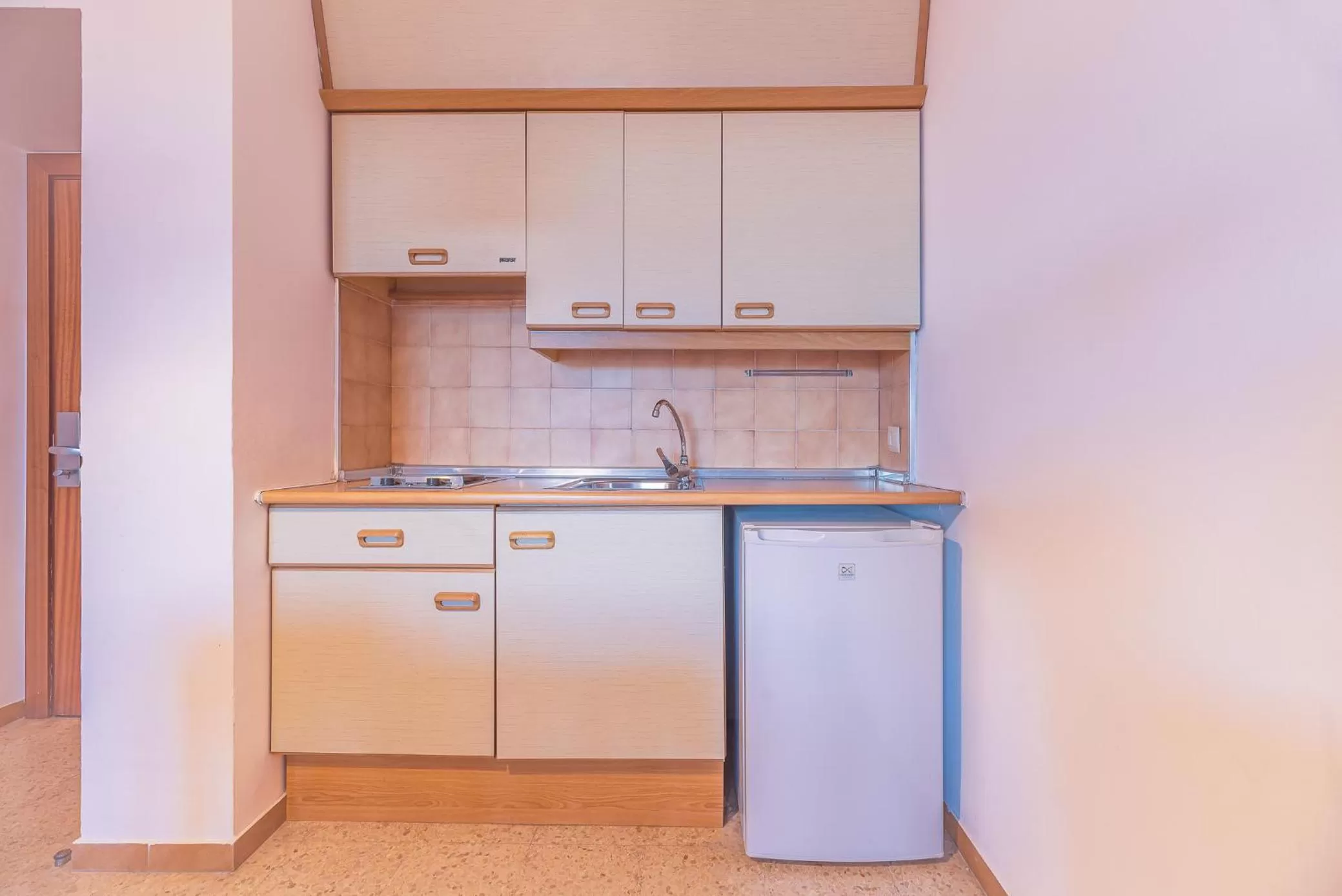 Kitchen or kitchenette in Xon's Platja HA