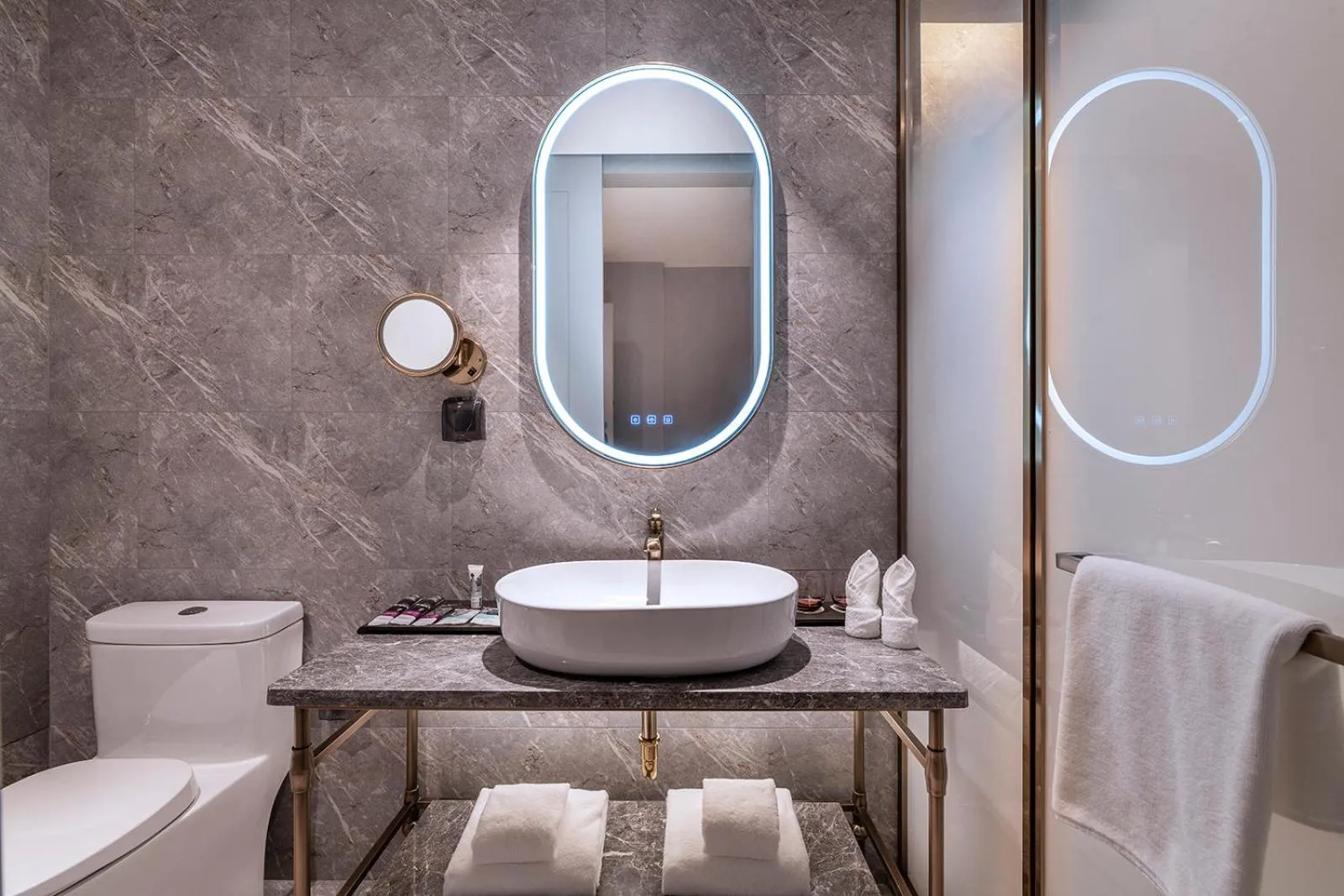 Toilet in Mercure Hangzhou Xixi Wetland