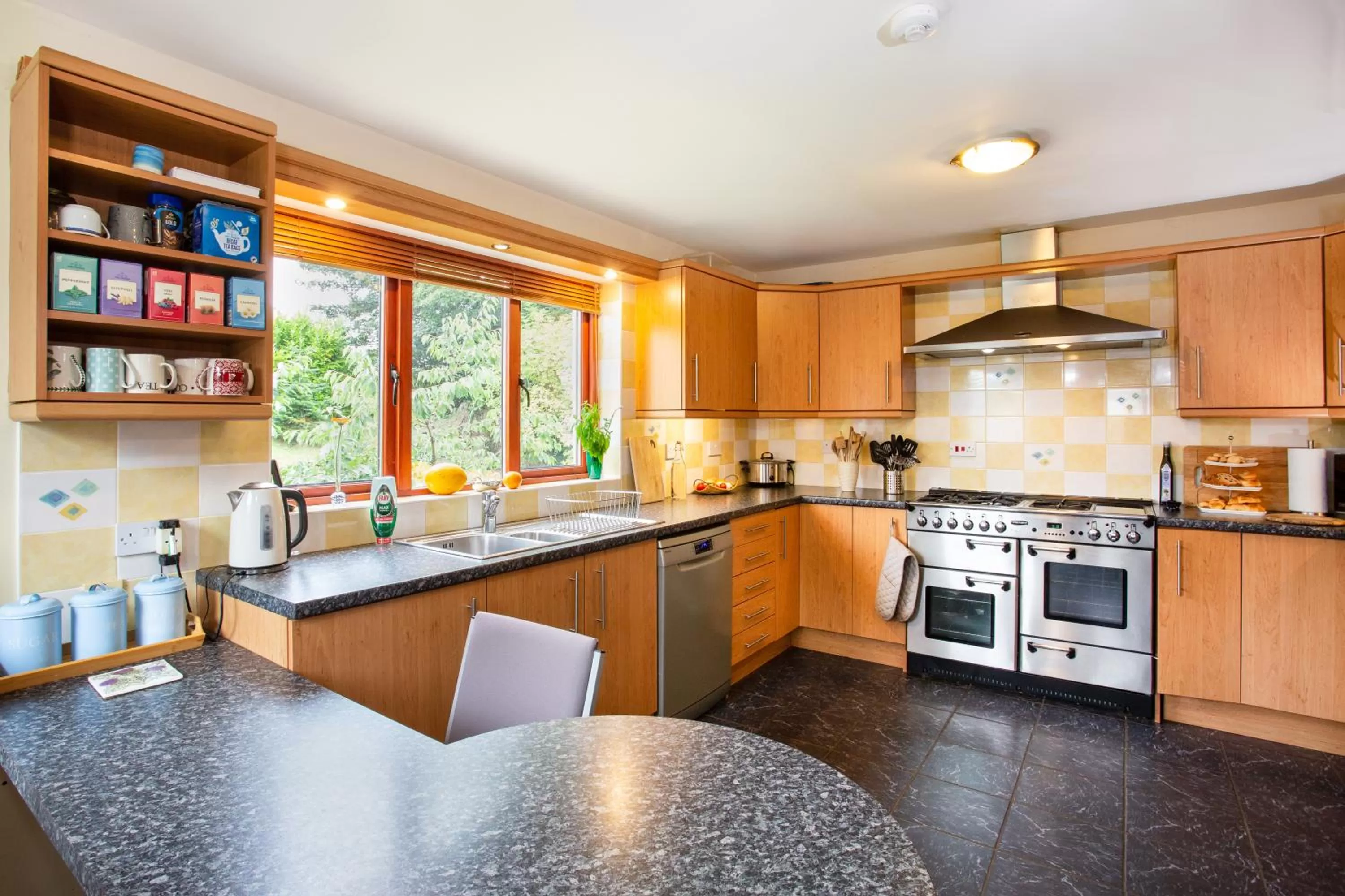 kitchen, Kitchen/Kitchenette in Beechwood Lodge