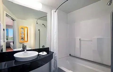 Bathroom in Motel 6-Swift Current, SK