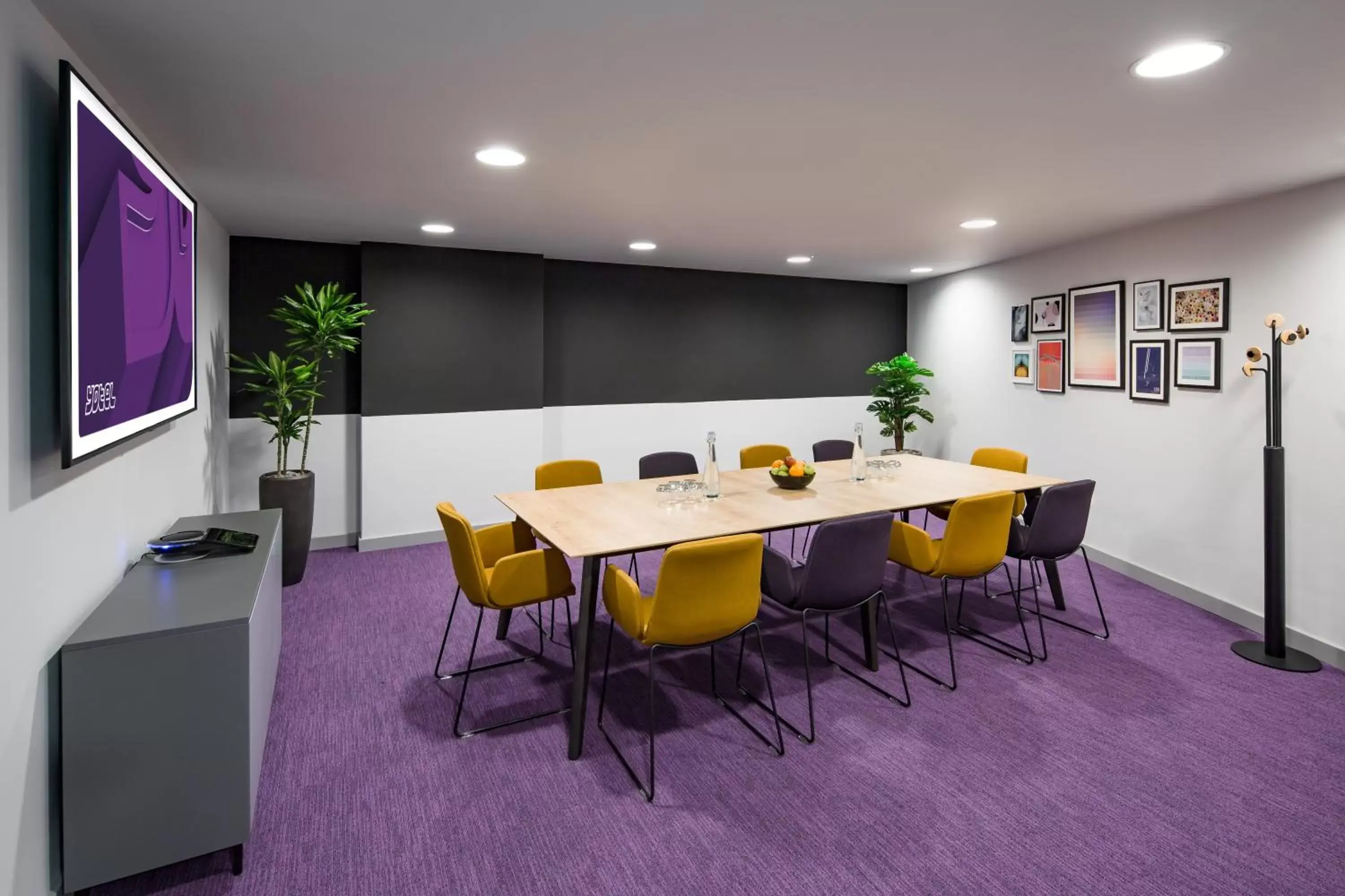 Meeting/conference room in YOTEL London City