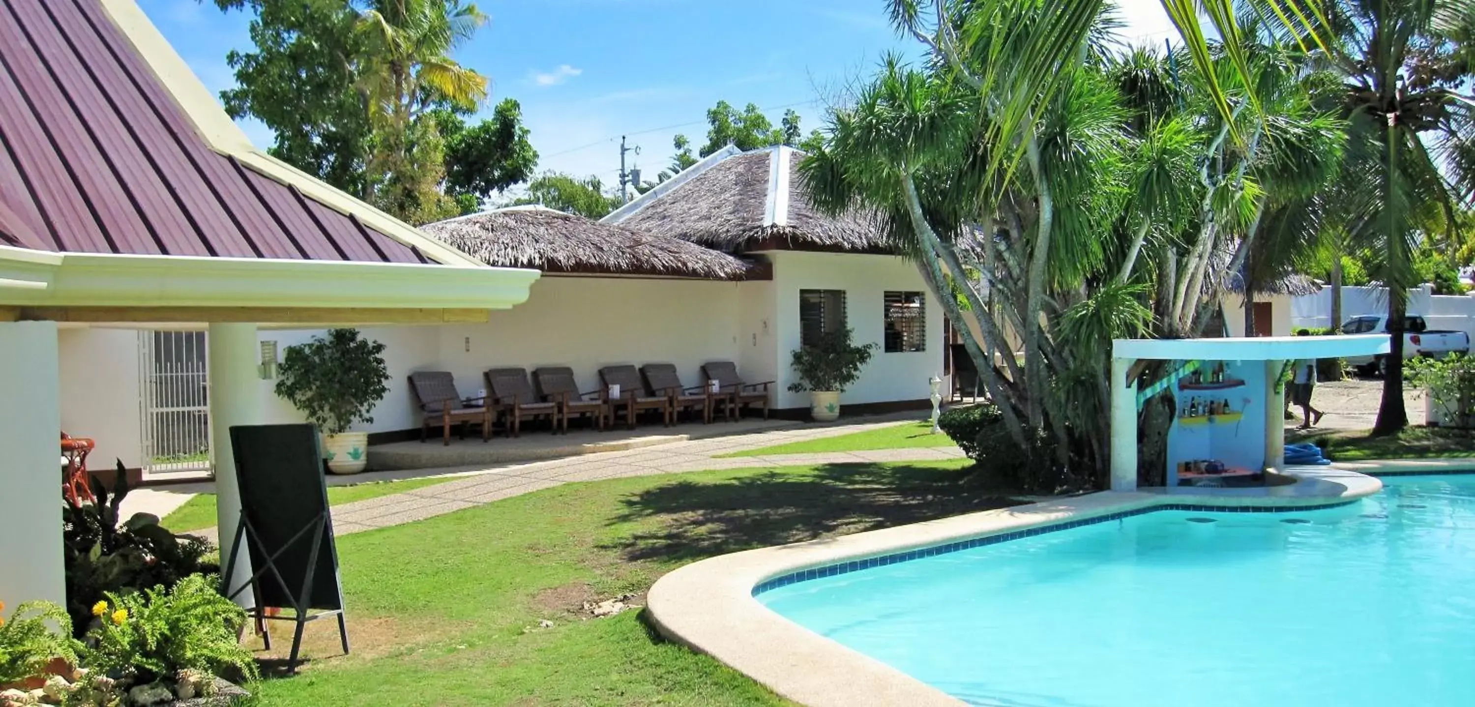 Swimming Pool in Quo Vadis Dive Resort