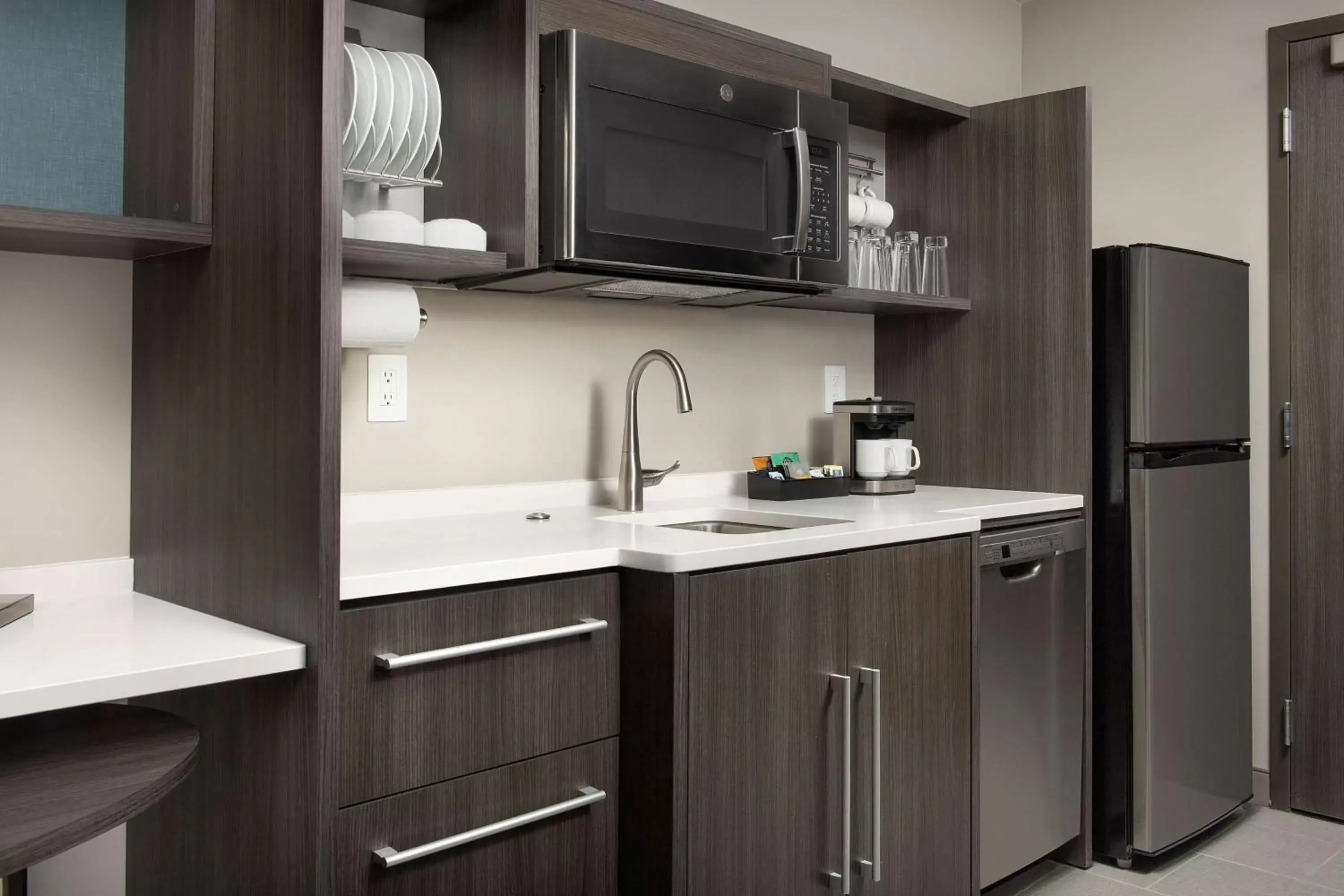 Kitchen or kitchenette, Kitchen/Kitchenette in Home2 Suites By Hilton Denver Northfield