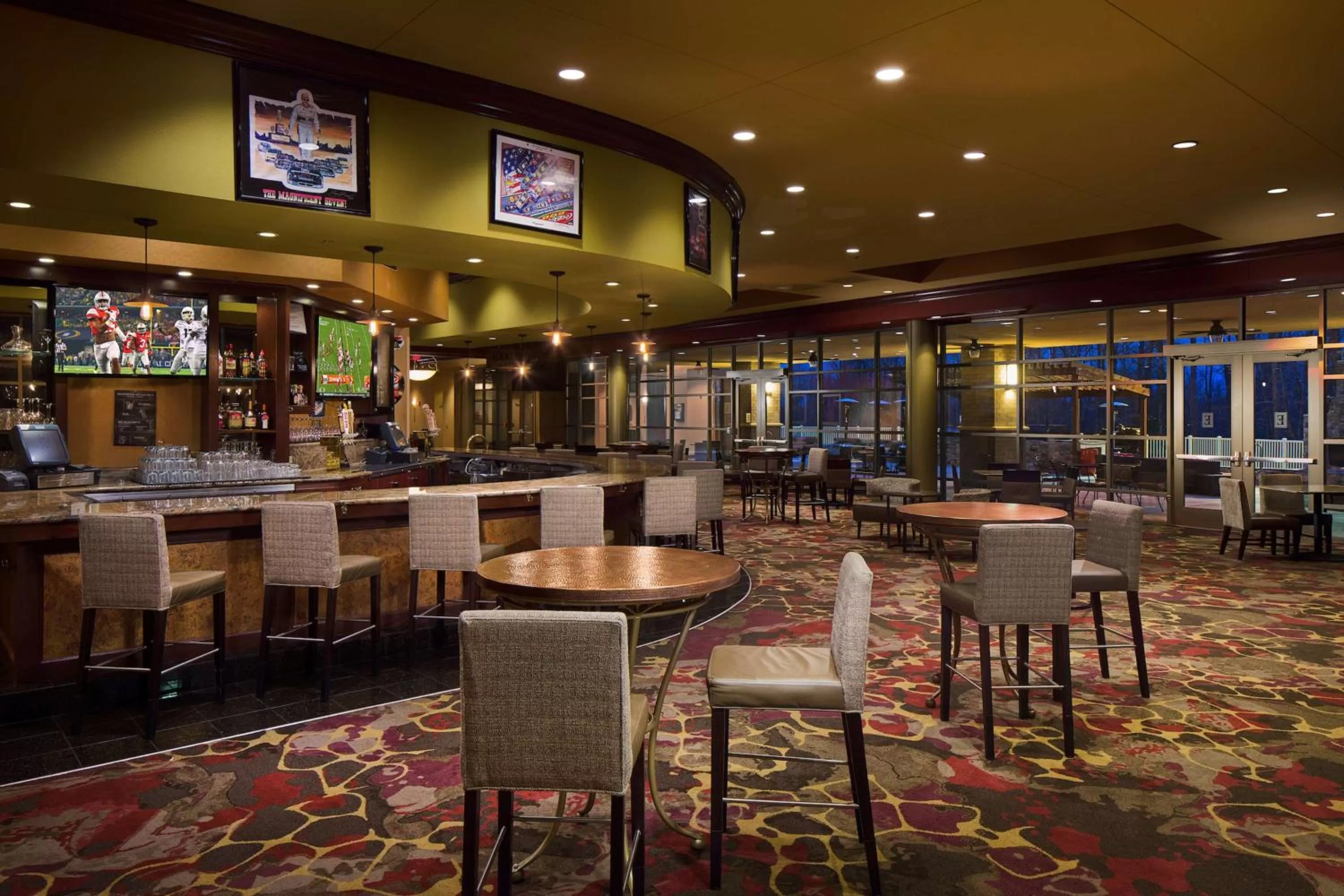 Lounge or bar in Embassy Suites by Hilton Charlotte Concord Golf Resort & Spa
