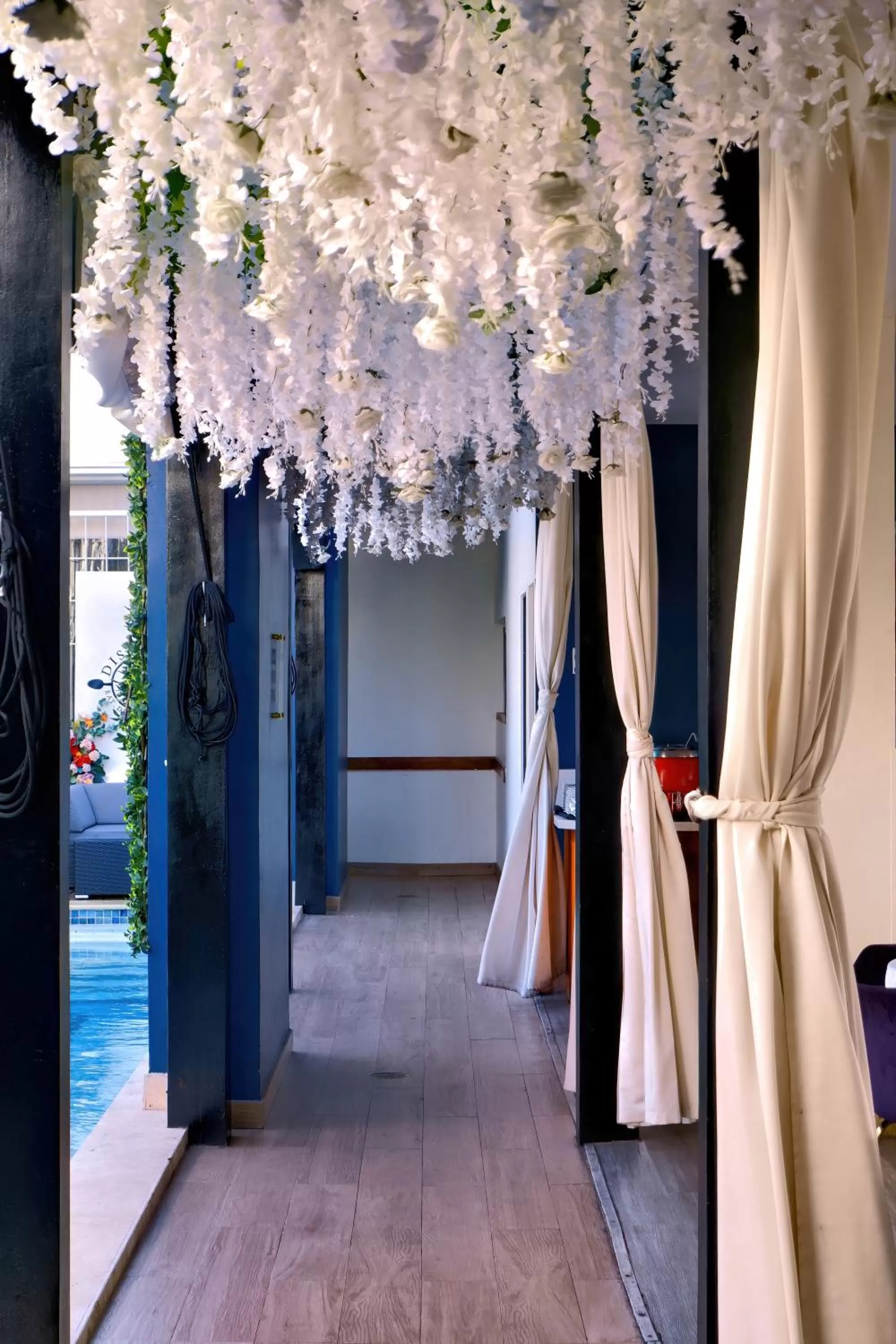 Restaurant/places to eat in R Hotel Kingston