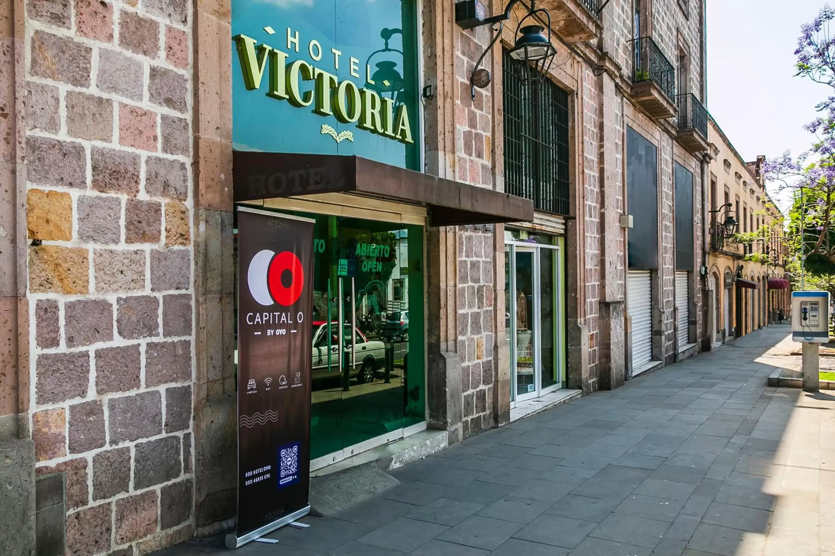 Facade/entrance in Capital O Hotel Victoria Morelia