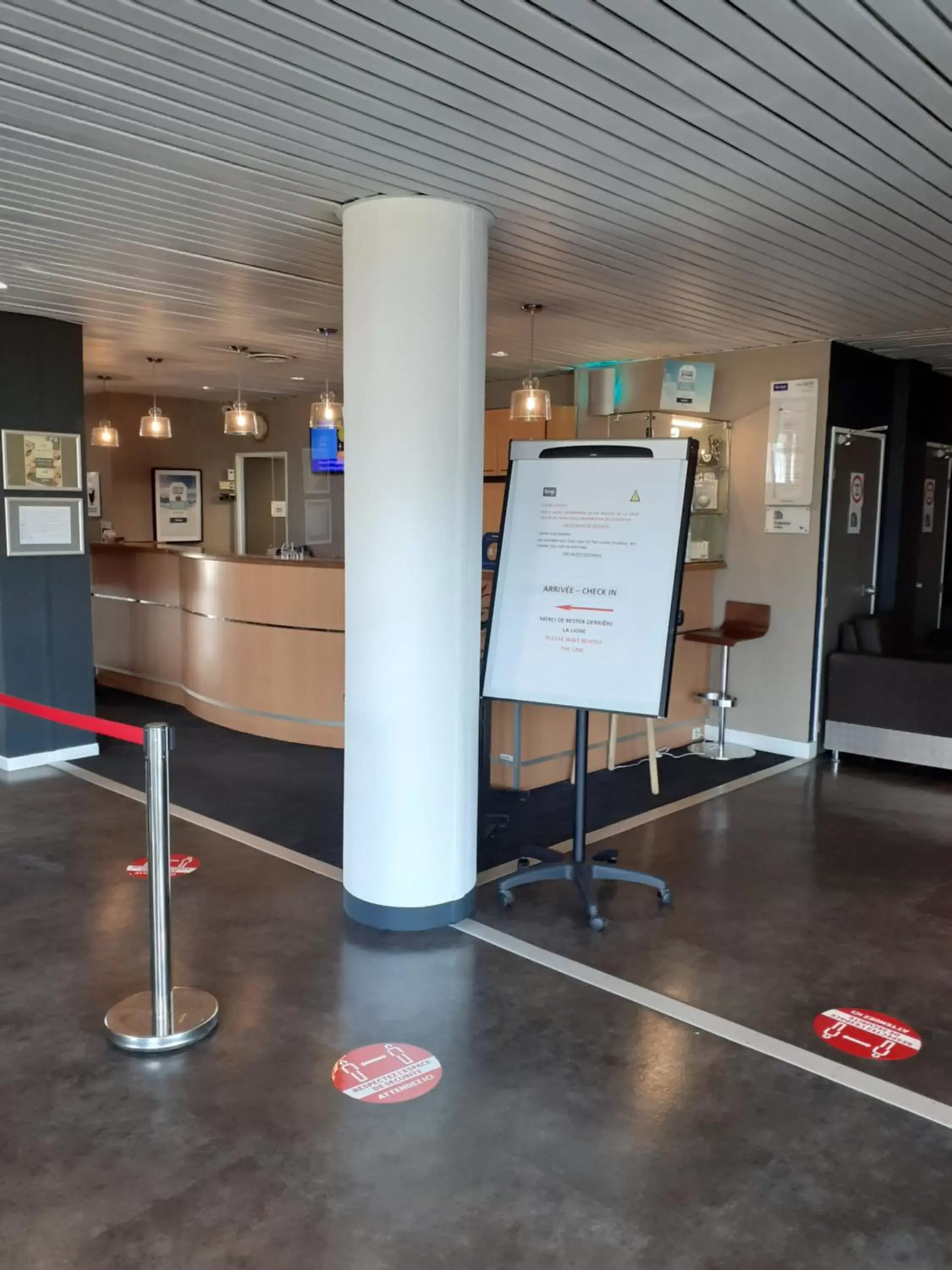 Lobby or reception in Kyriad Hôtel Orly Aéroport - Athis Mons