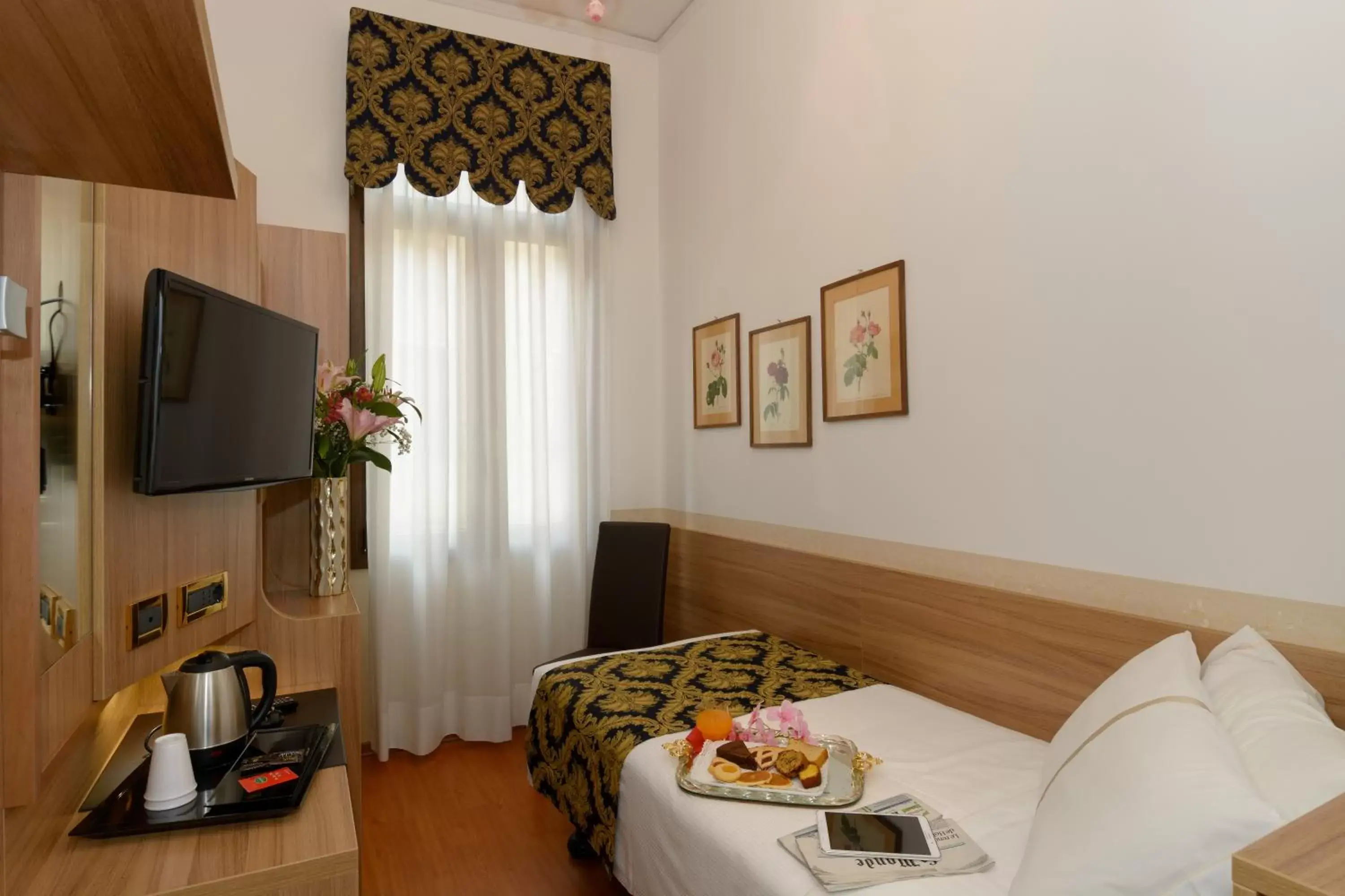 Bedroom, Bed in UNAHOTELS Ala Venezia-Adults 16