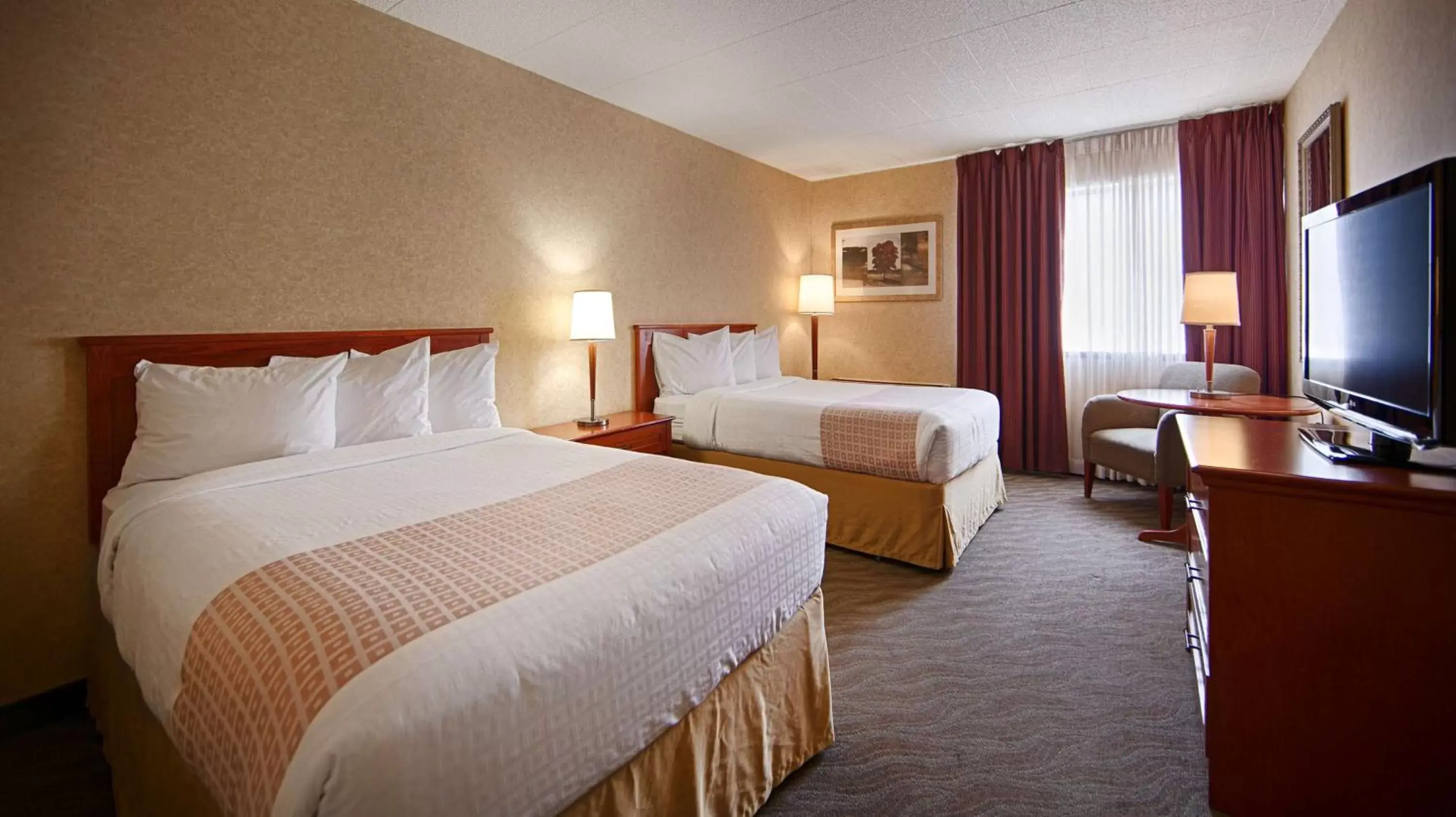 Photo of the whole room, Bed in Best Western North Bay Hotel & Conference Centre