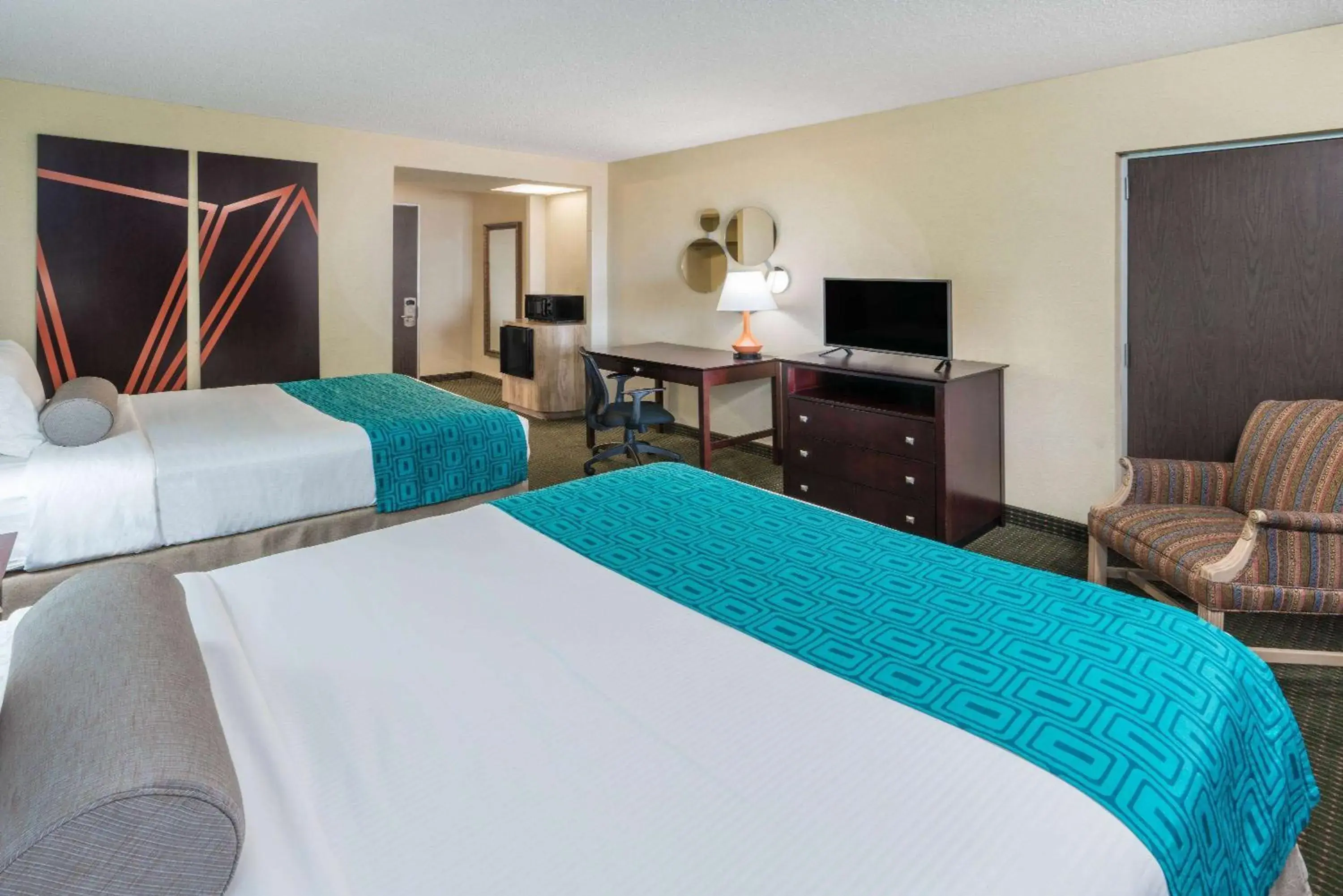 Photo of the whole room, Bed in Howard Johnson by Wyndham Albuquerque Midtown