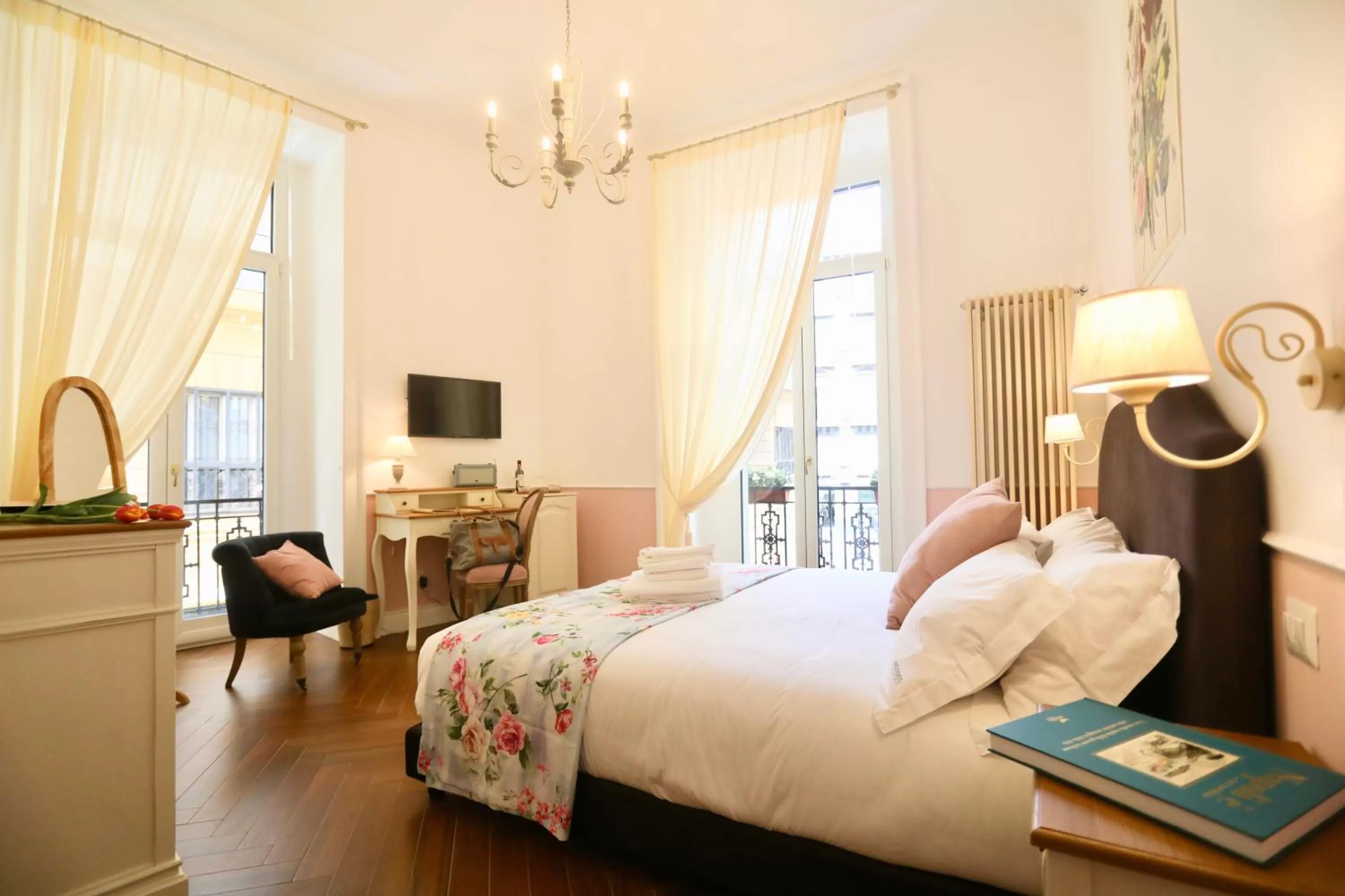 Photo of the whole room, Bed in Macchiato Suites Boutique Guest House