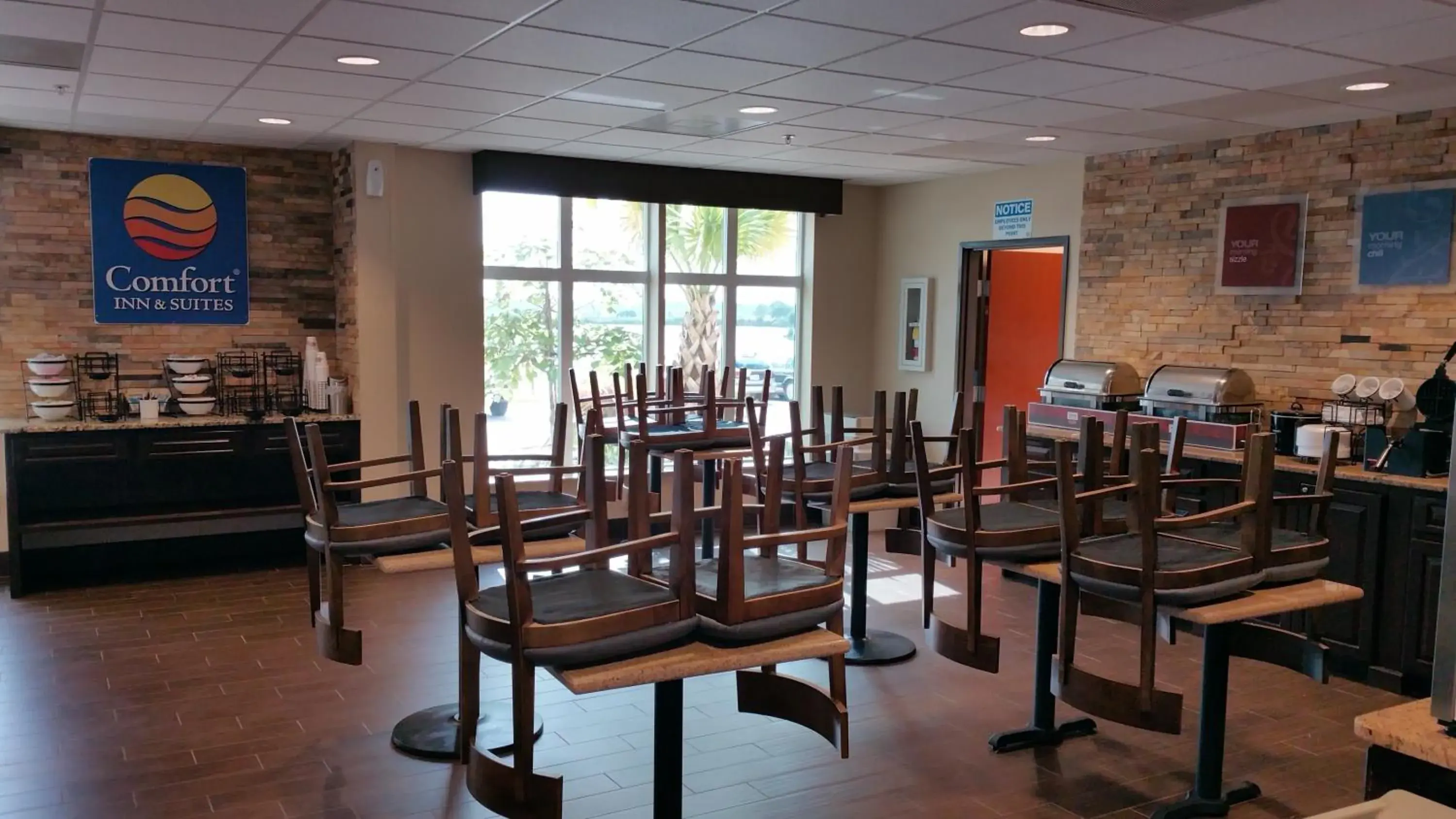 Area and facilities, Restaurant/Places to Eat in Comfort Inn & Suites Lakeside