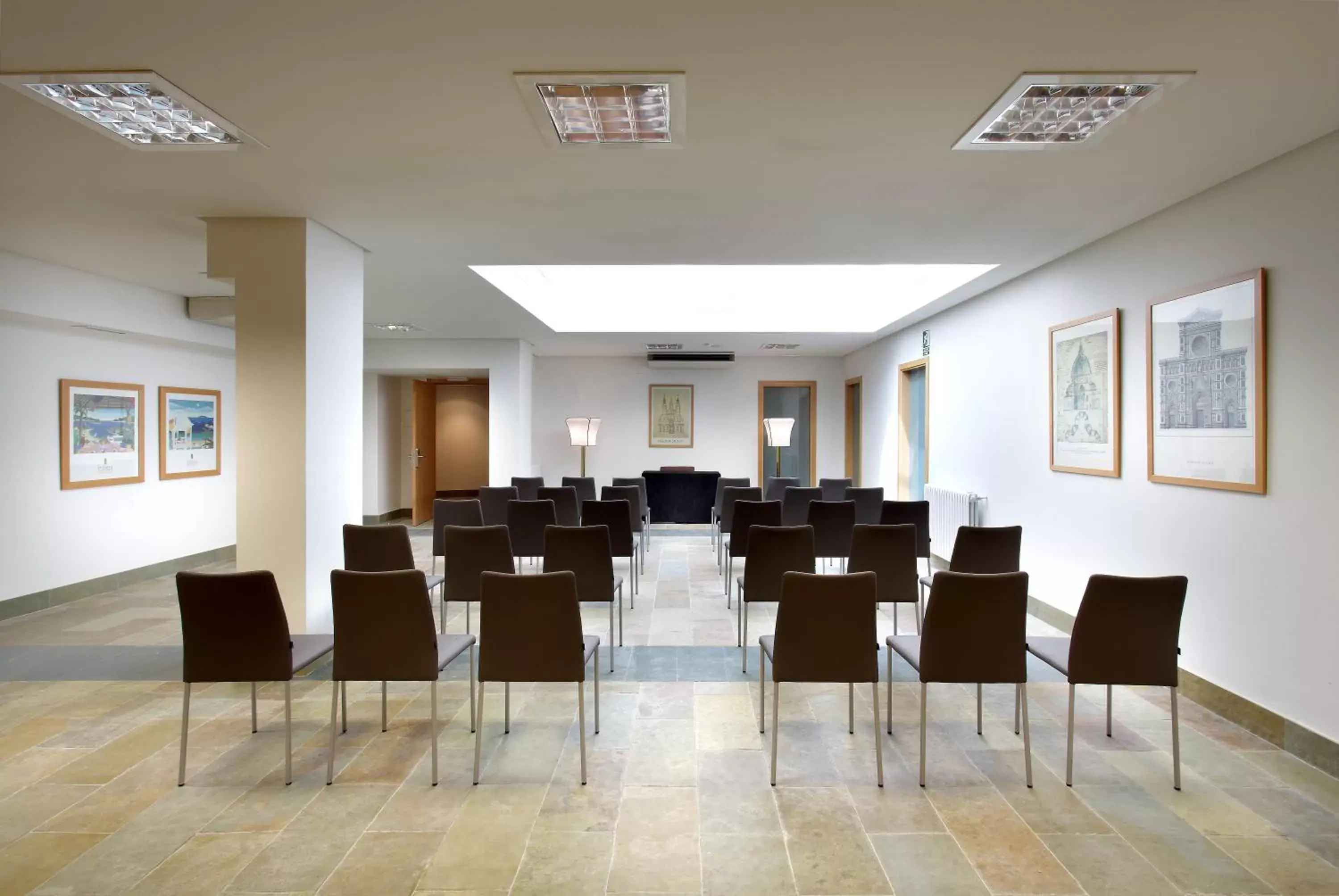 Meeting/conference room in Exe Casa de Los Linajes