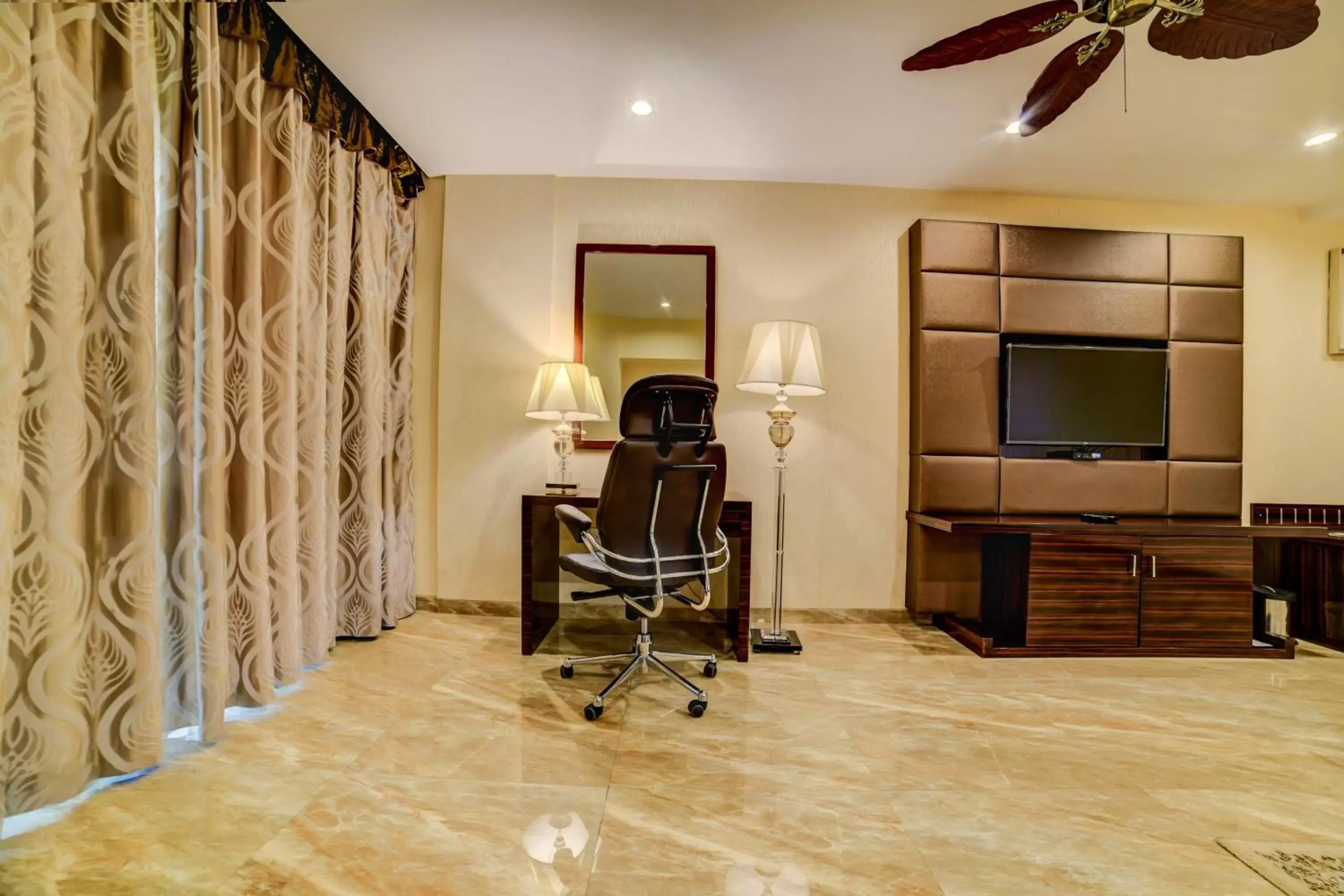 Living room in FabHotel Prime Sarala Crown With Pool, Calangute Beach