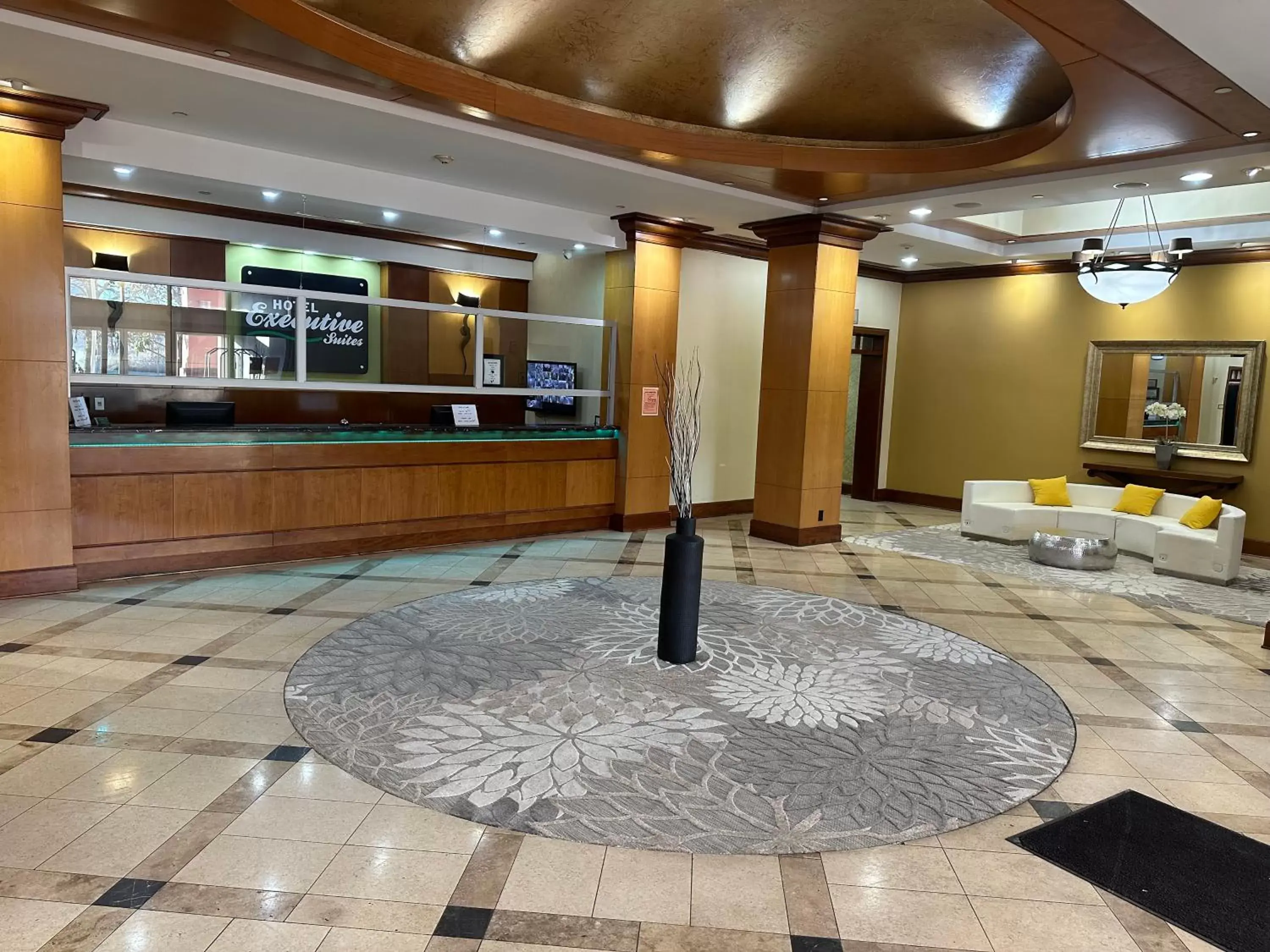 Lobby or reception, Lobby/Reception in Hotel Executive Suites