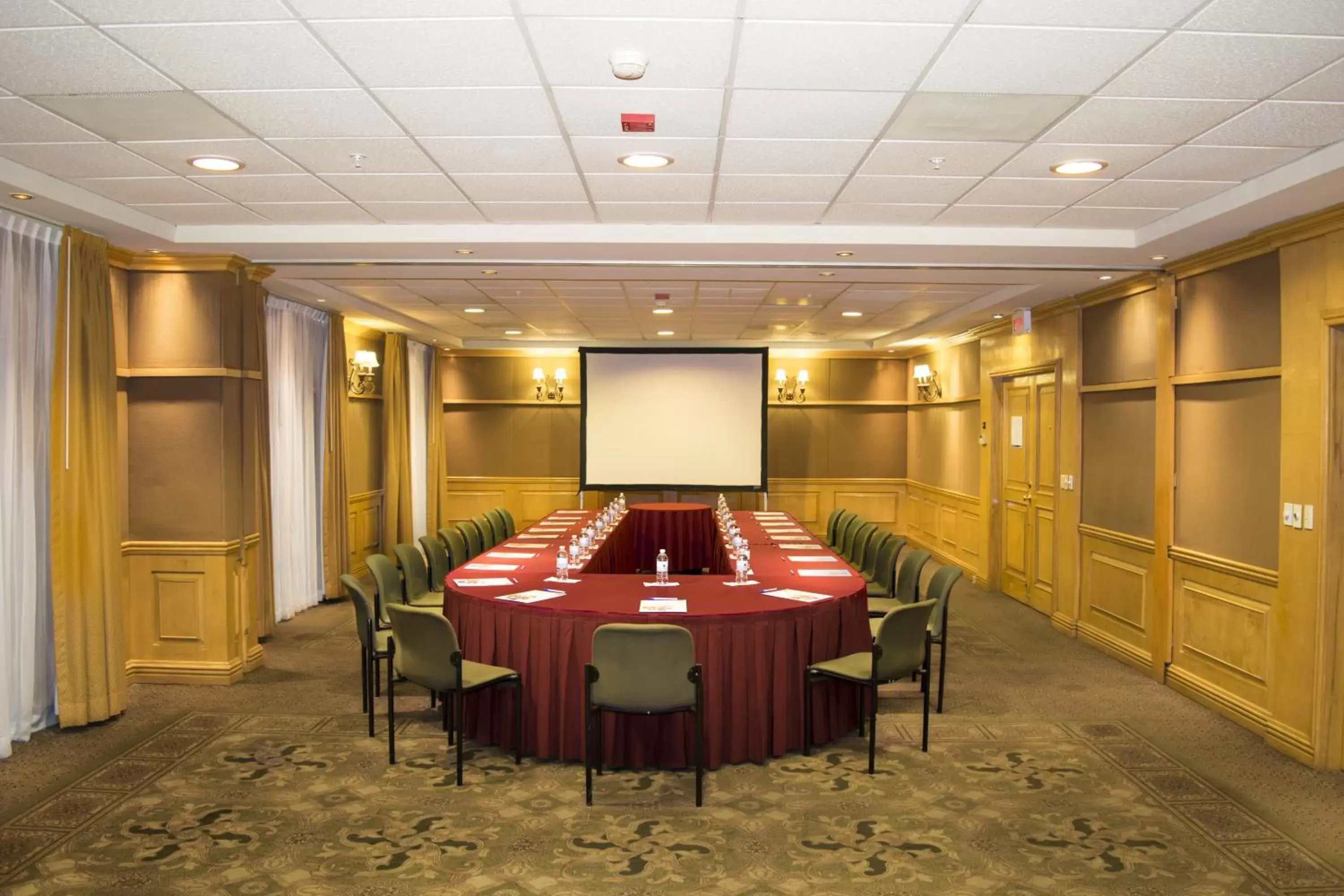 Meeting/conference room in Holiday Inn Express Guanajuato, an IHG Hotel