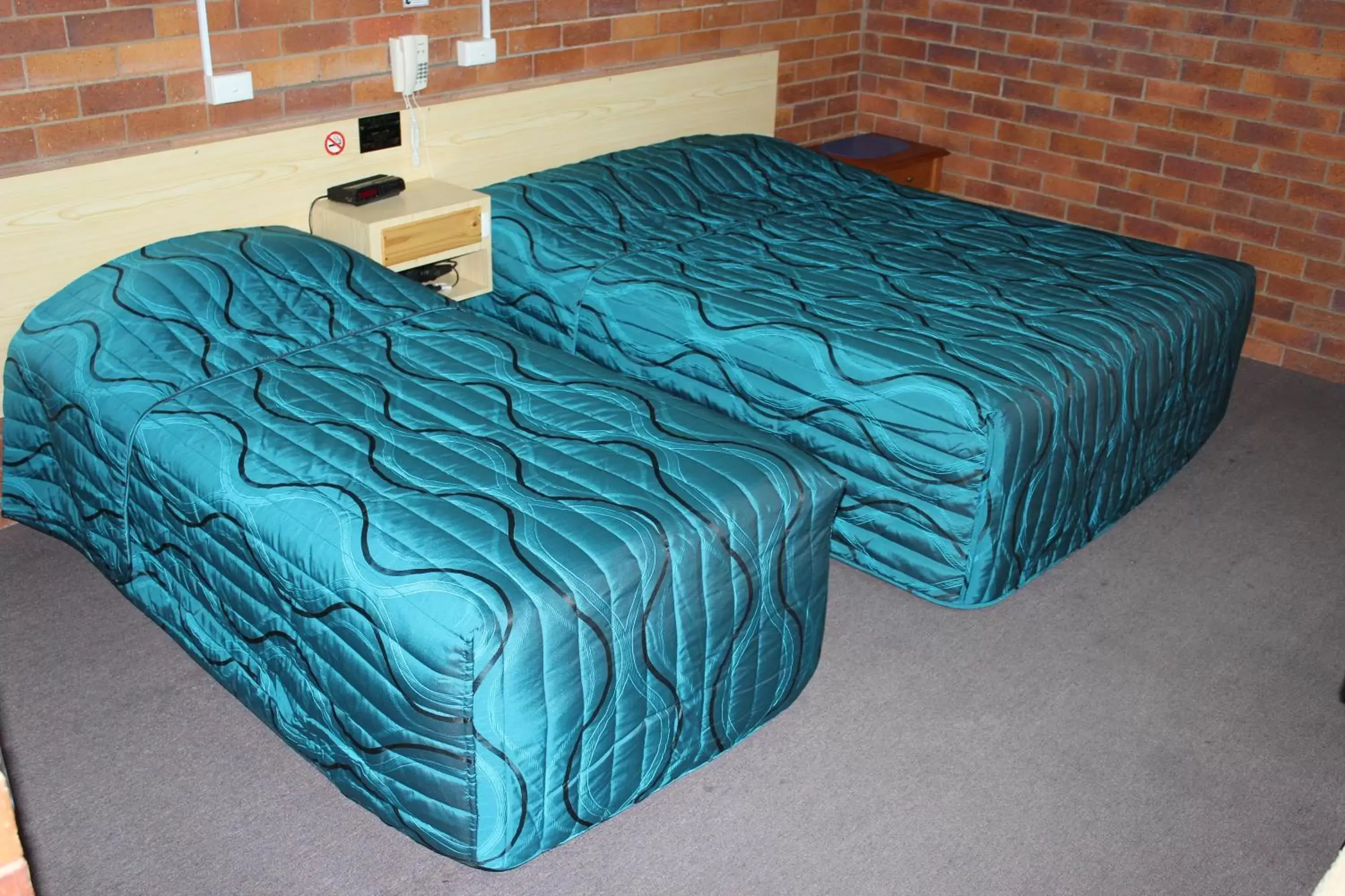 Bedroom, Bed in Glen Innes Lodge Motel