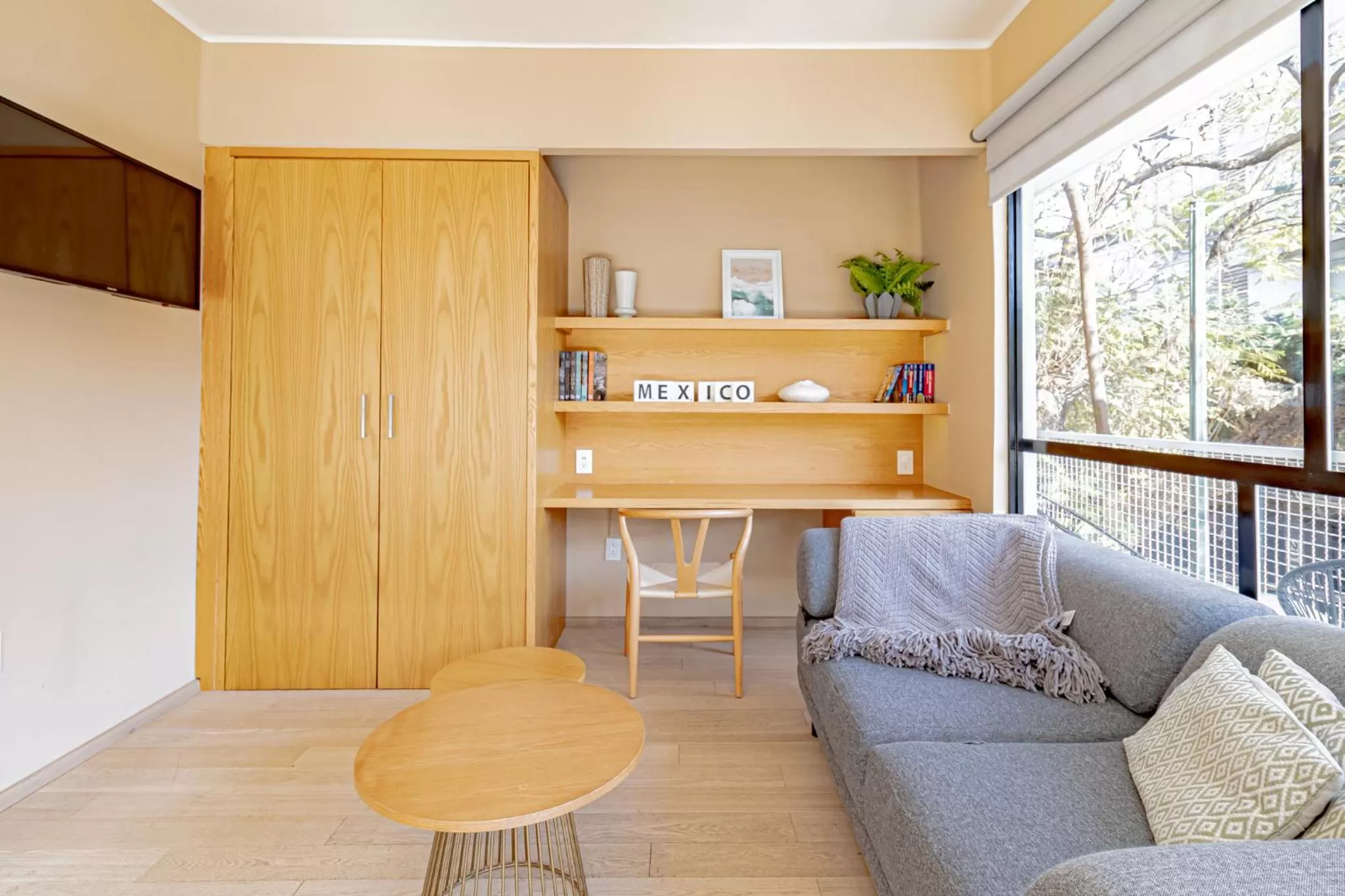 Seating area in Mi Zona Lodging WTC