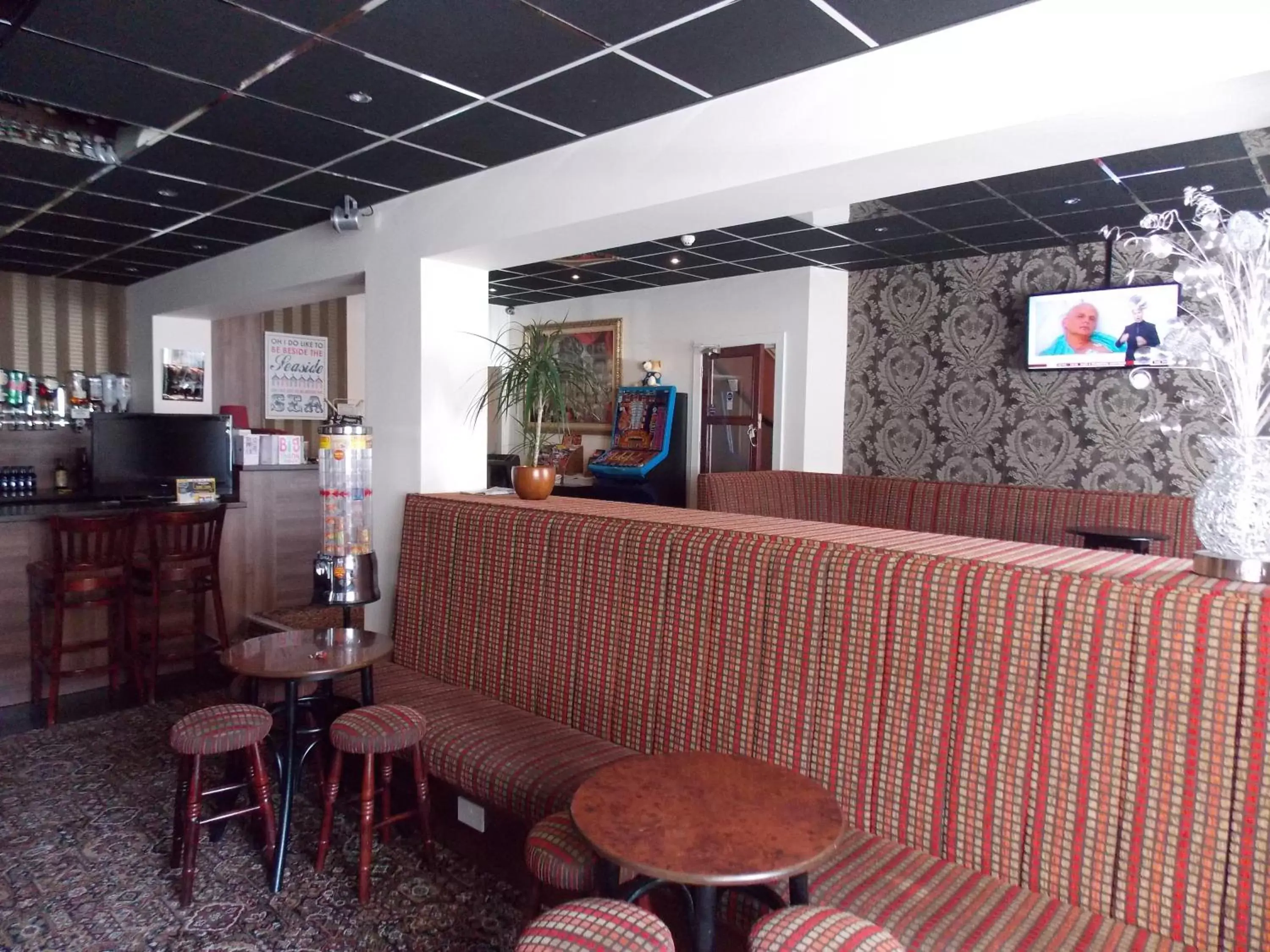 Lounge or bar, Lobby/Reception in The Trafford Hotel