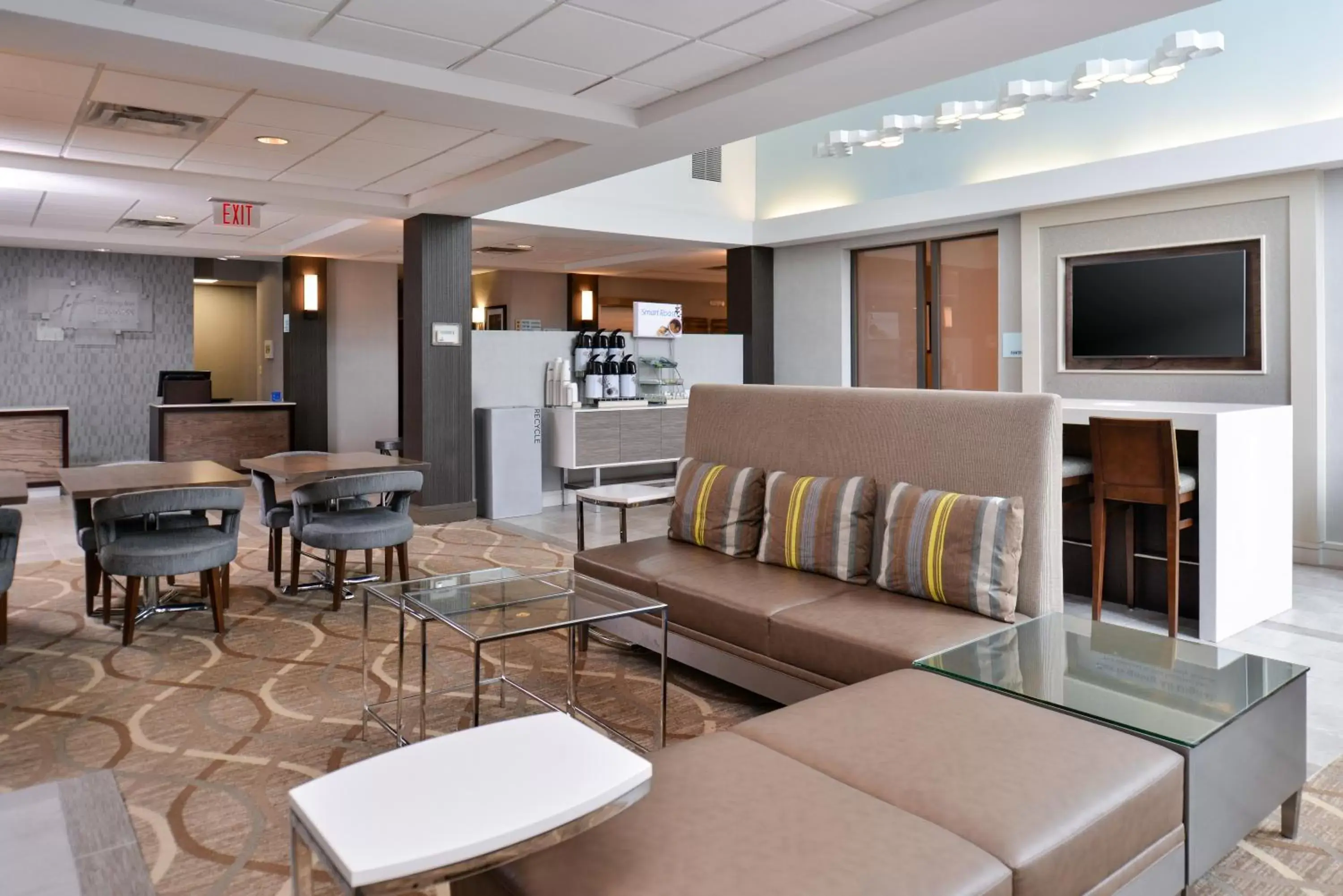 Property building, Seating Area in Holiday Inn Express Hotel & Suites Lafayette, an IHG Hotel