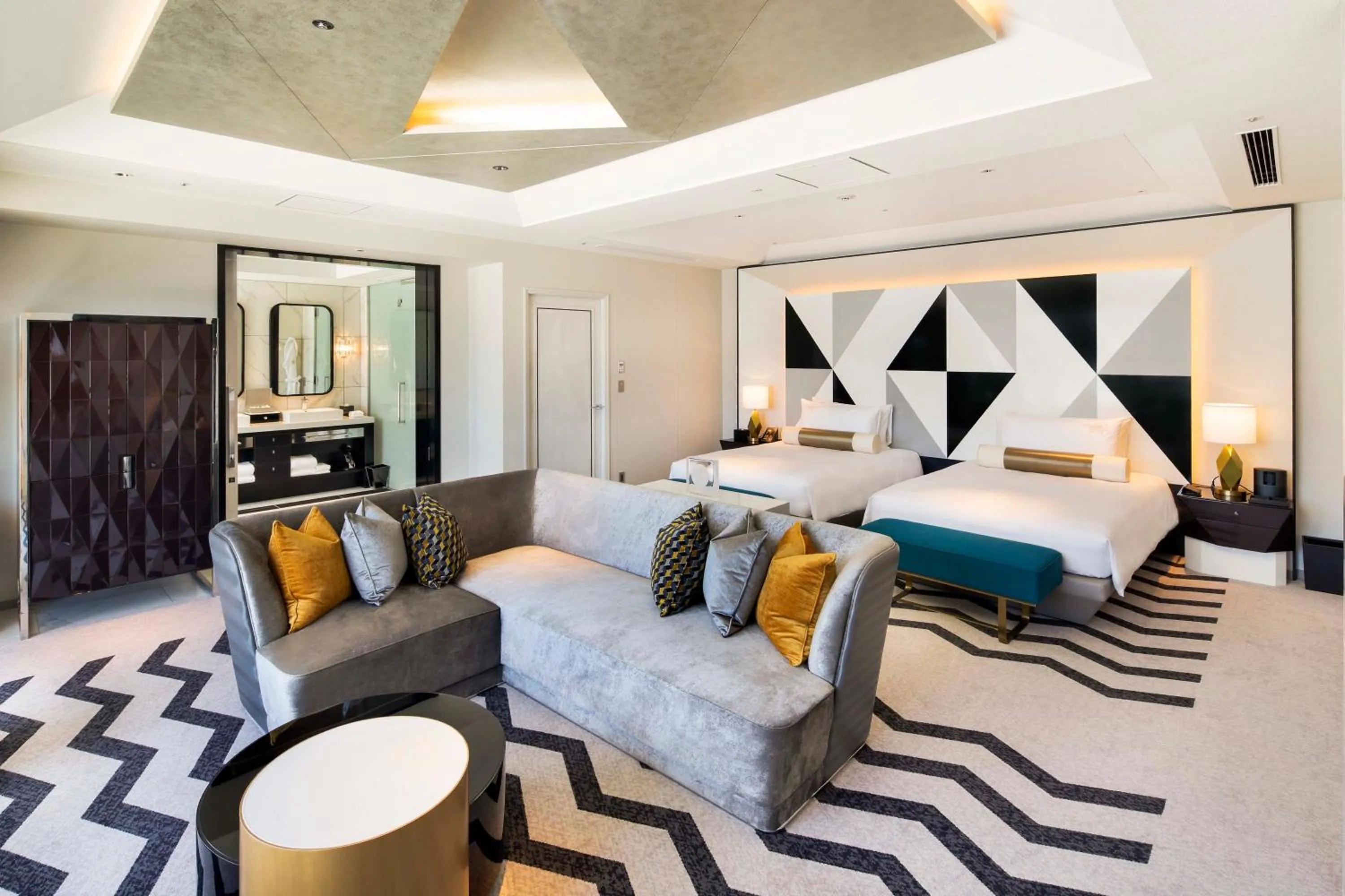 Photo of the whole room, Bed in The Kahala Hotel & Resort Yokohama