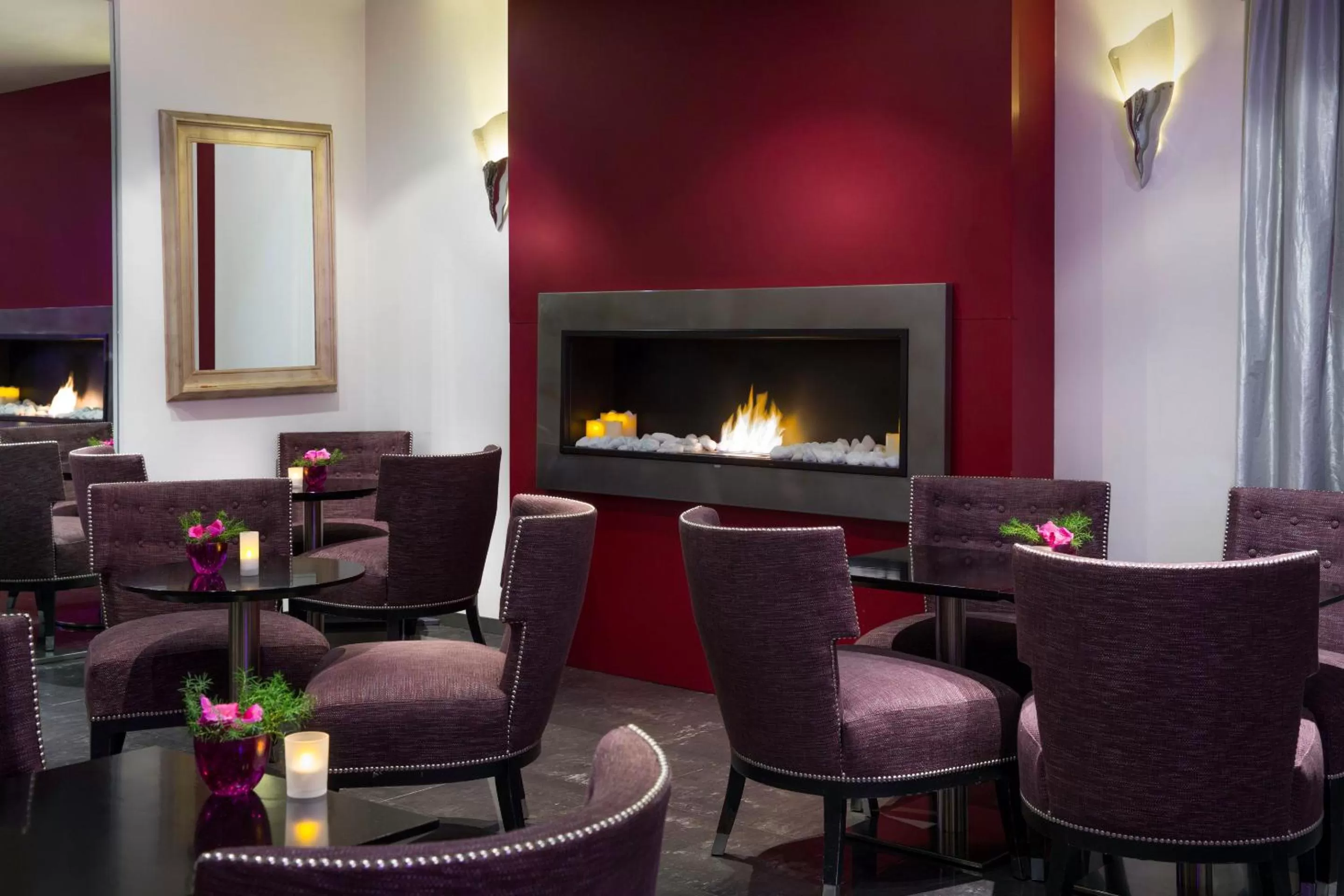 Lounge or bar in Auteuil Manotel