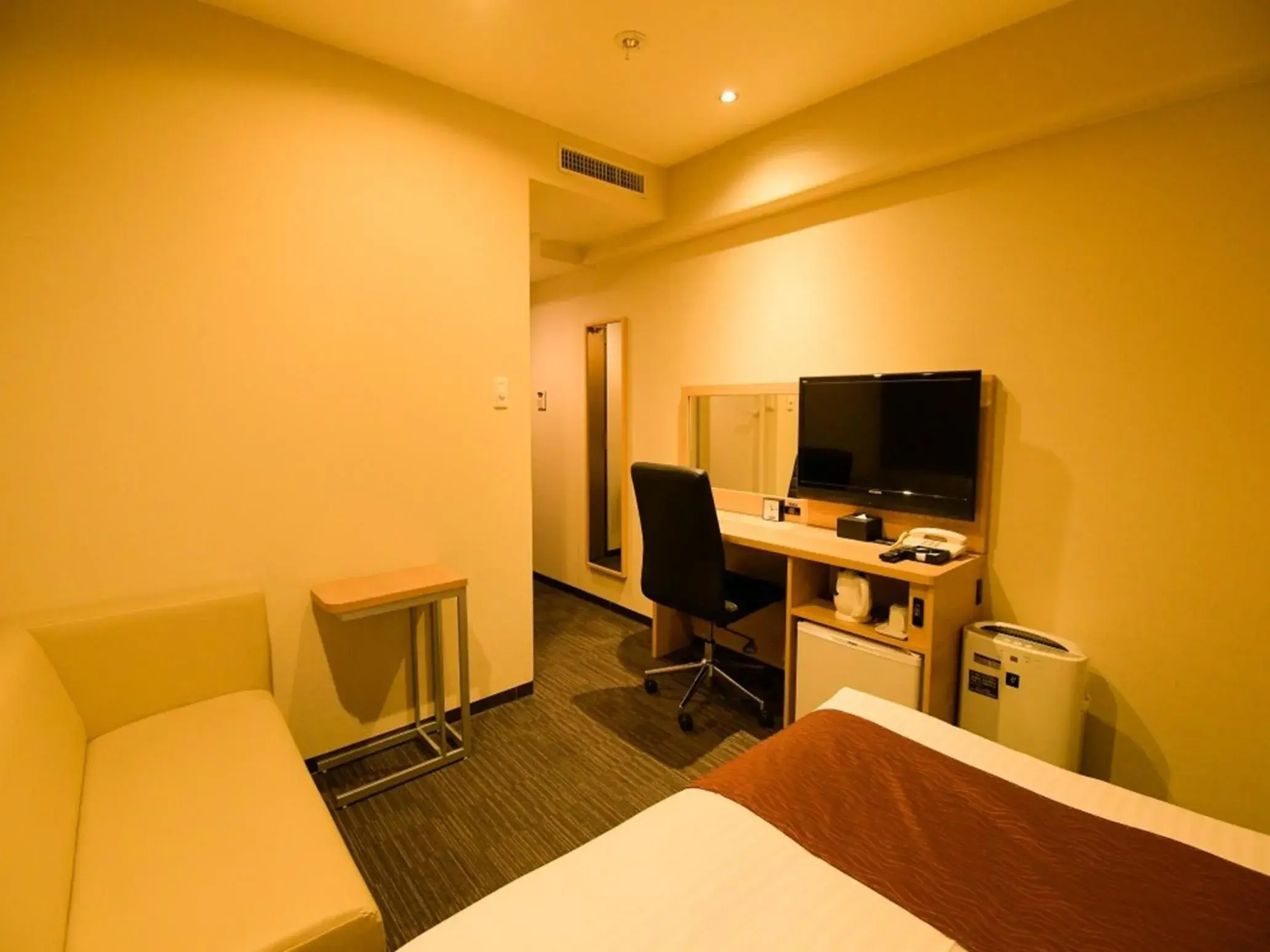 Bed in Via Inn Shin Osaka West Bed in Via Inn Shin Osaka West