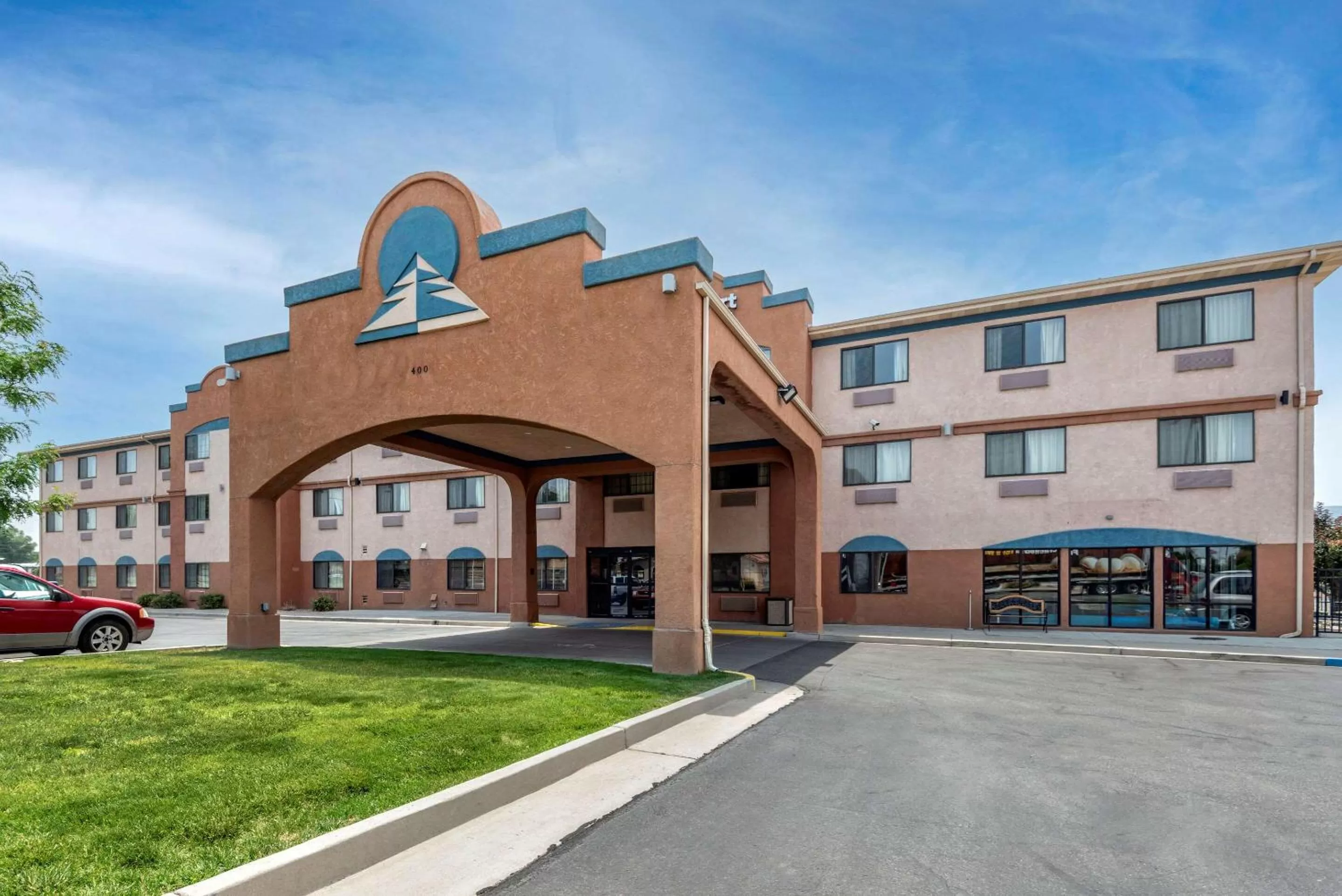 Property building in Comfort Inn & Suites