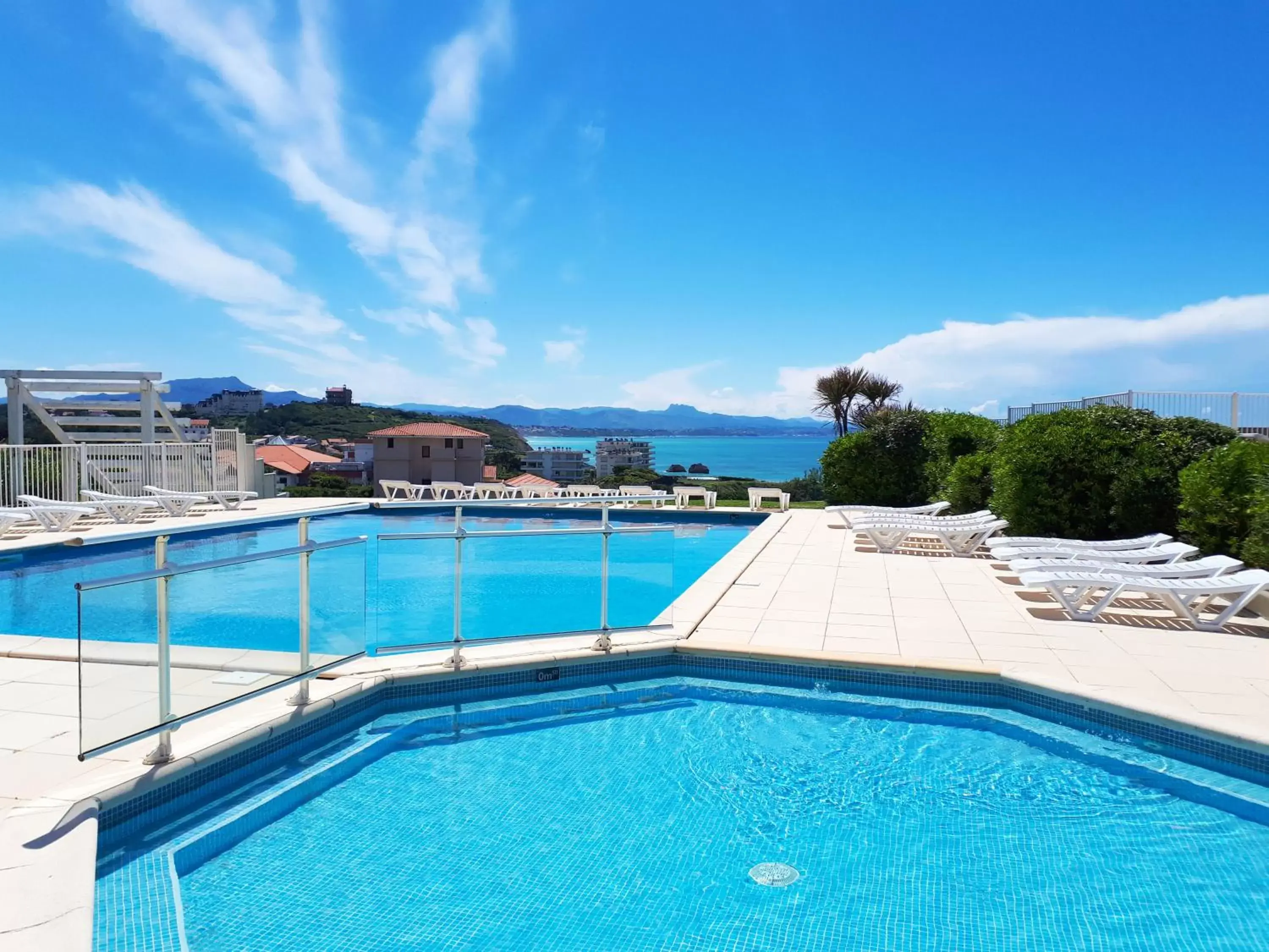 Swimming Pool in Résidence Mer & Golf Eugénie