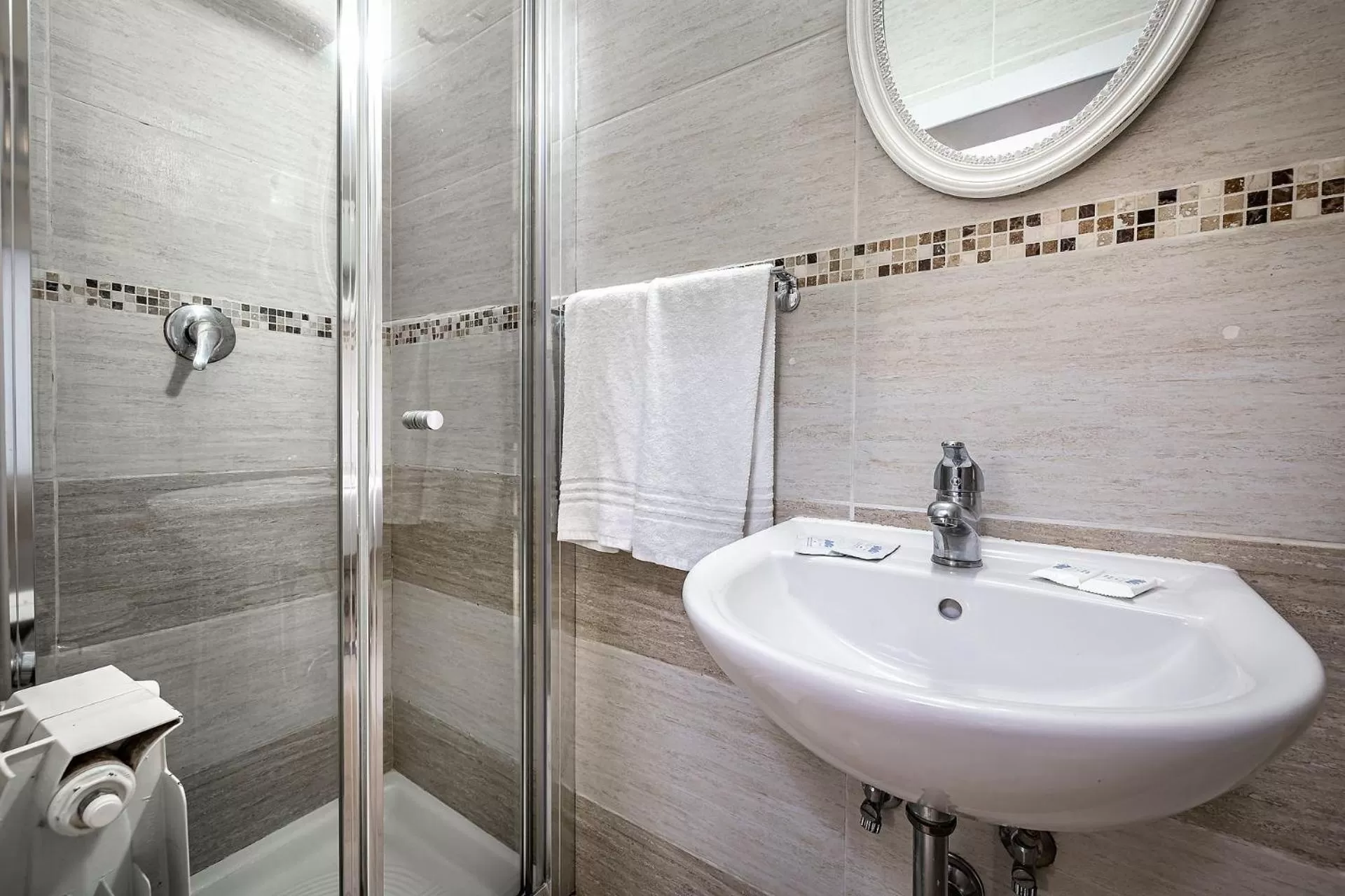 Bathroom in HOTEL VENETO con accesso ZTL