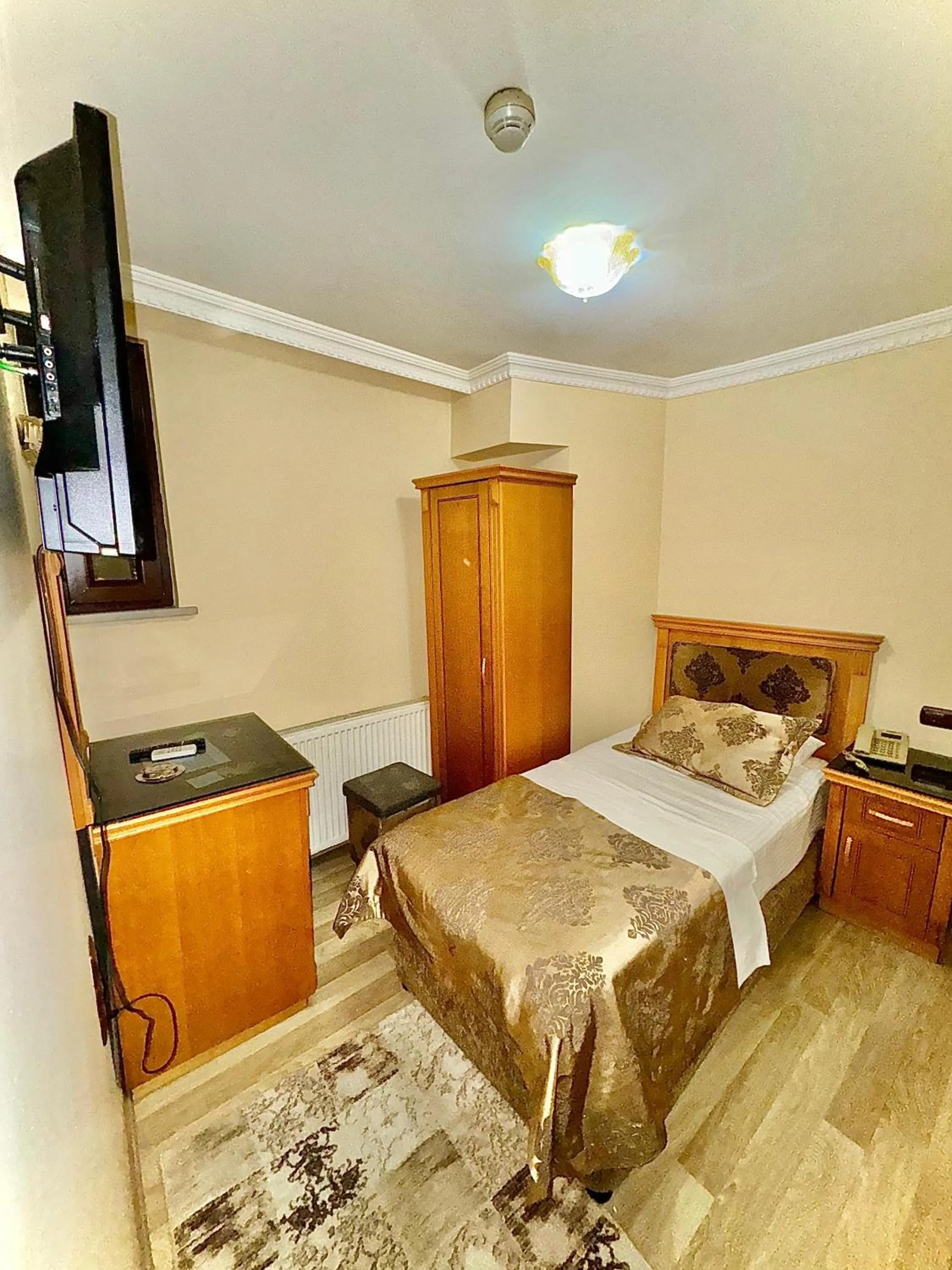 Photo of the whole room, Bed in Grand Papirus Hotel