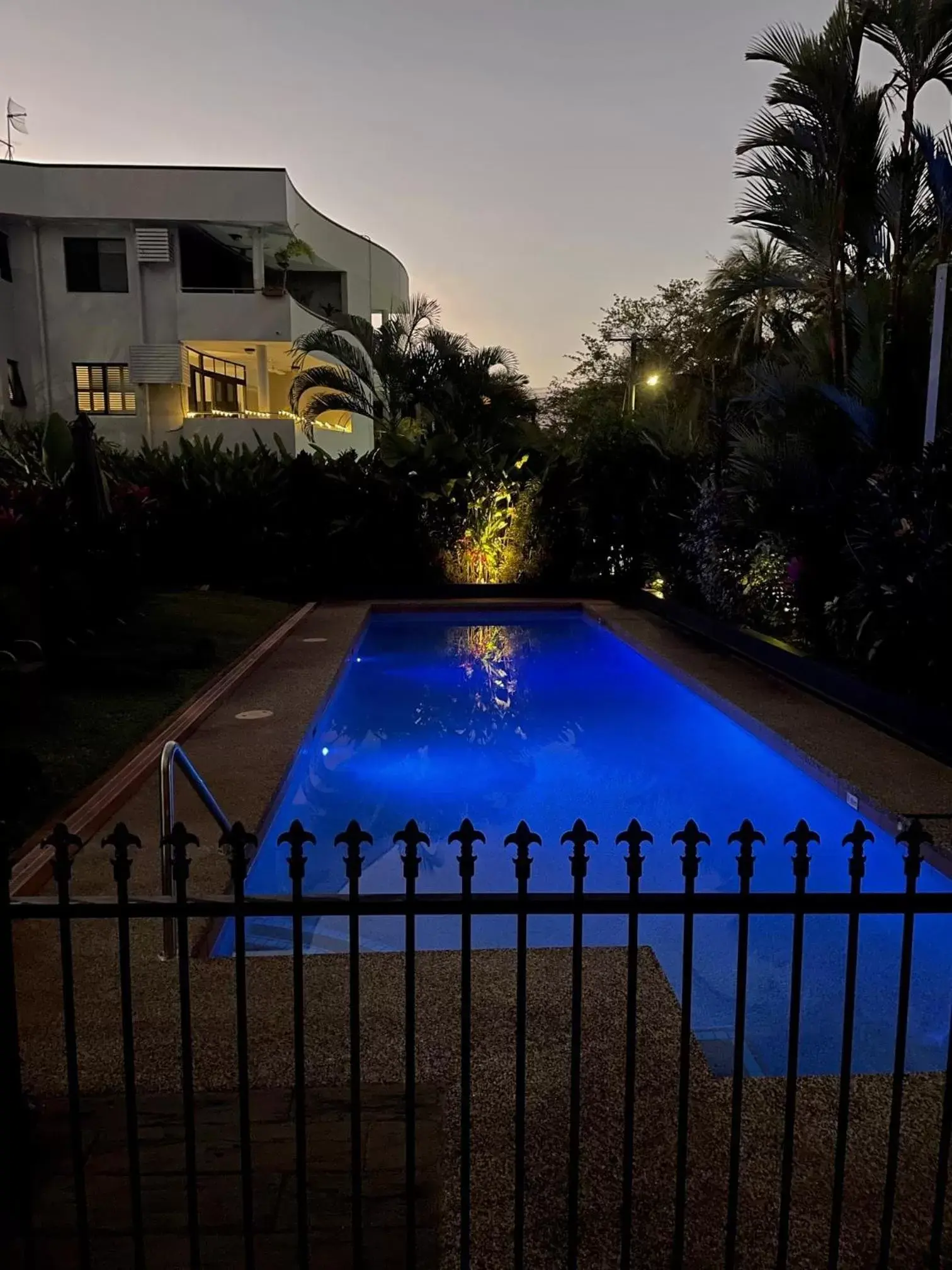 Hot Tub, Swimming Pool in The York Beachfront Holiday Apartments