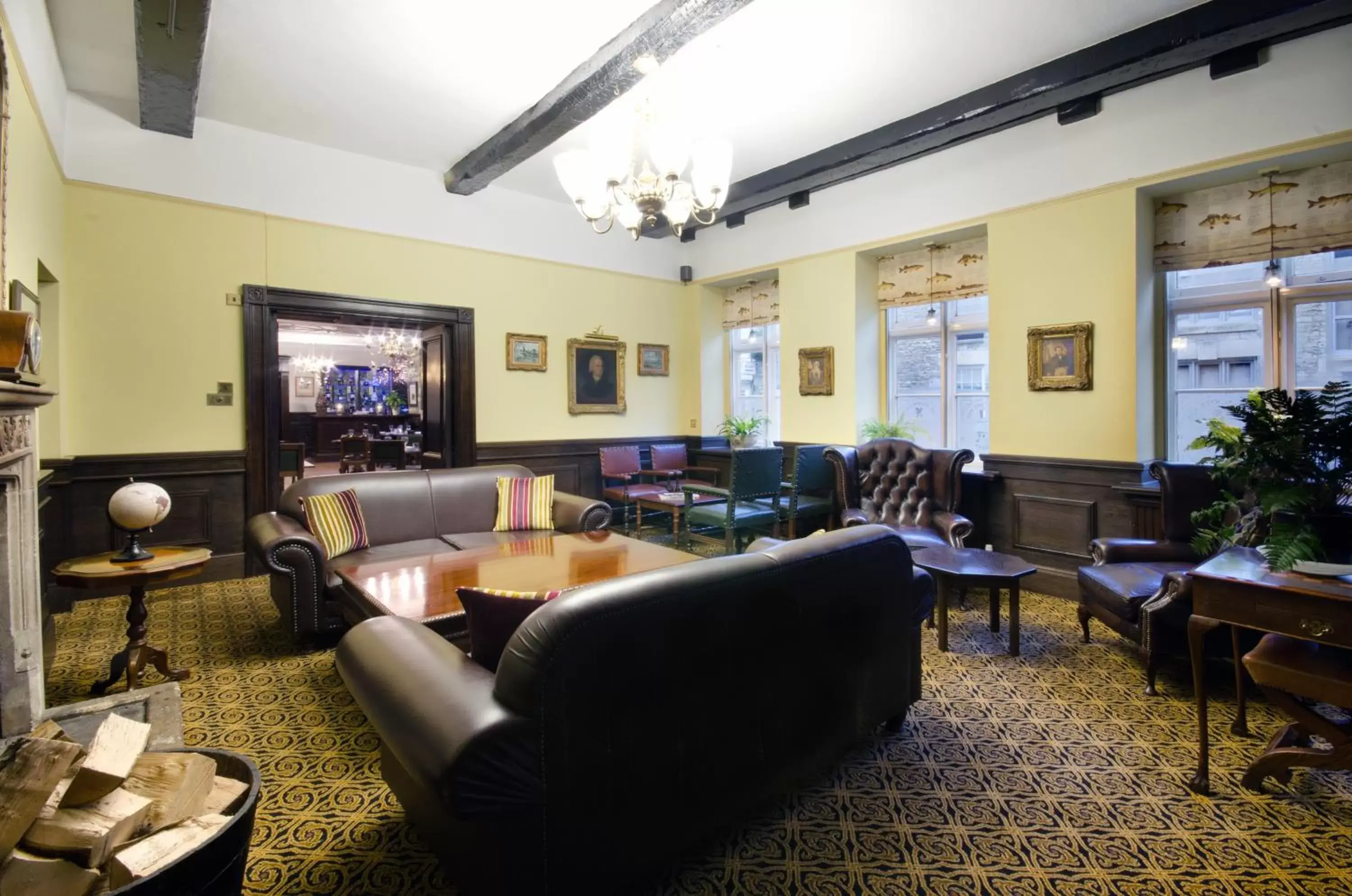 Library, Seating Area in The Snooty Fox