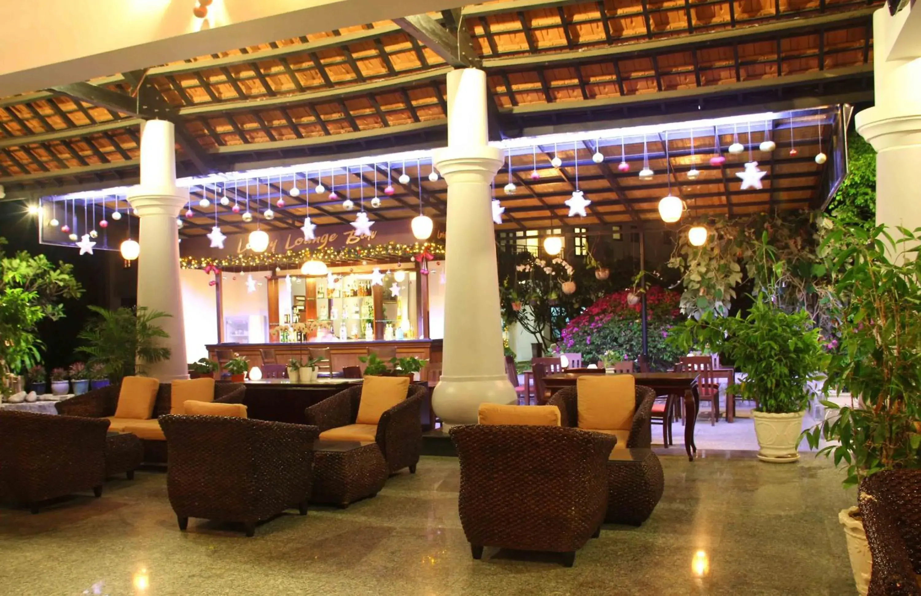 Lobby or reception, Lounge/Bar in Muine Century Beach Resort & Spa