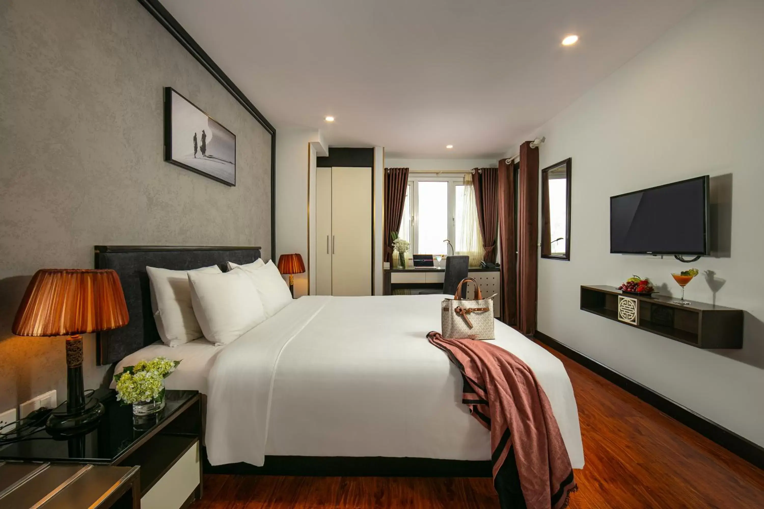 Bed in Hanoi La Palm Premier Hotel & Spa