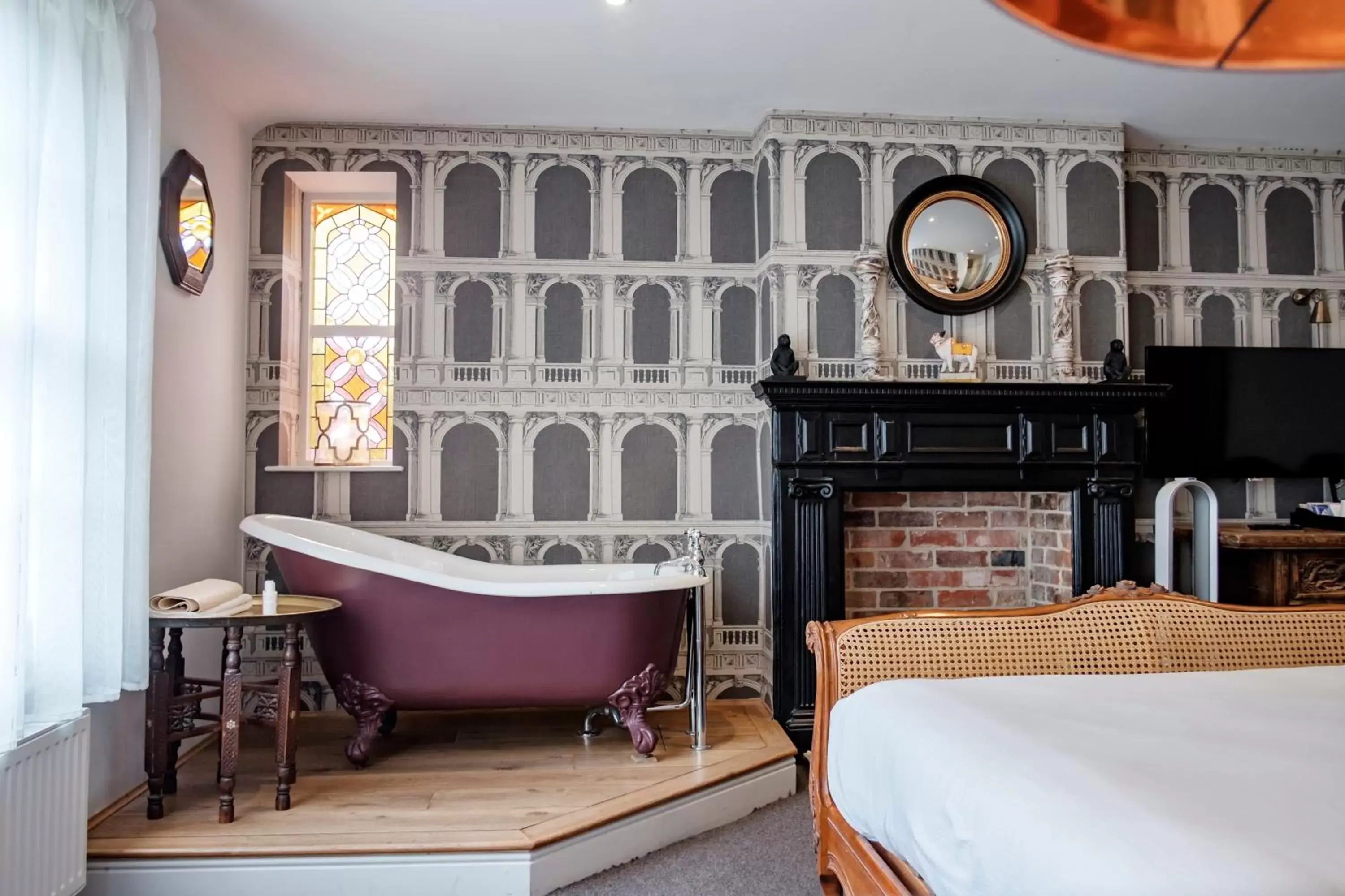 Deluxe King Room in The Bull Hotel Deluxe King Room in The Bull Hotel