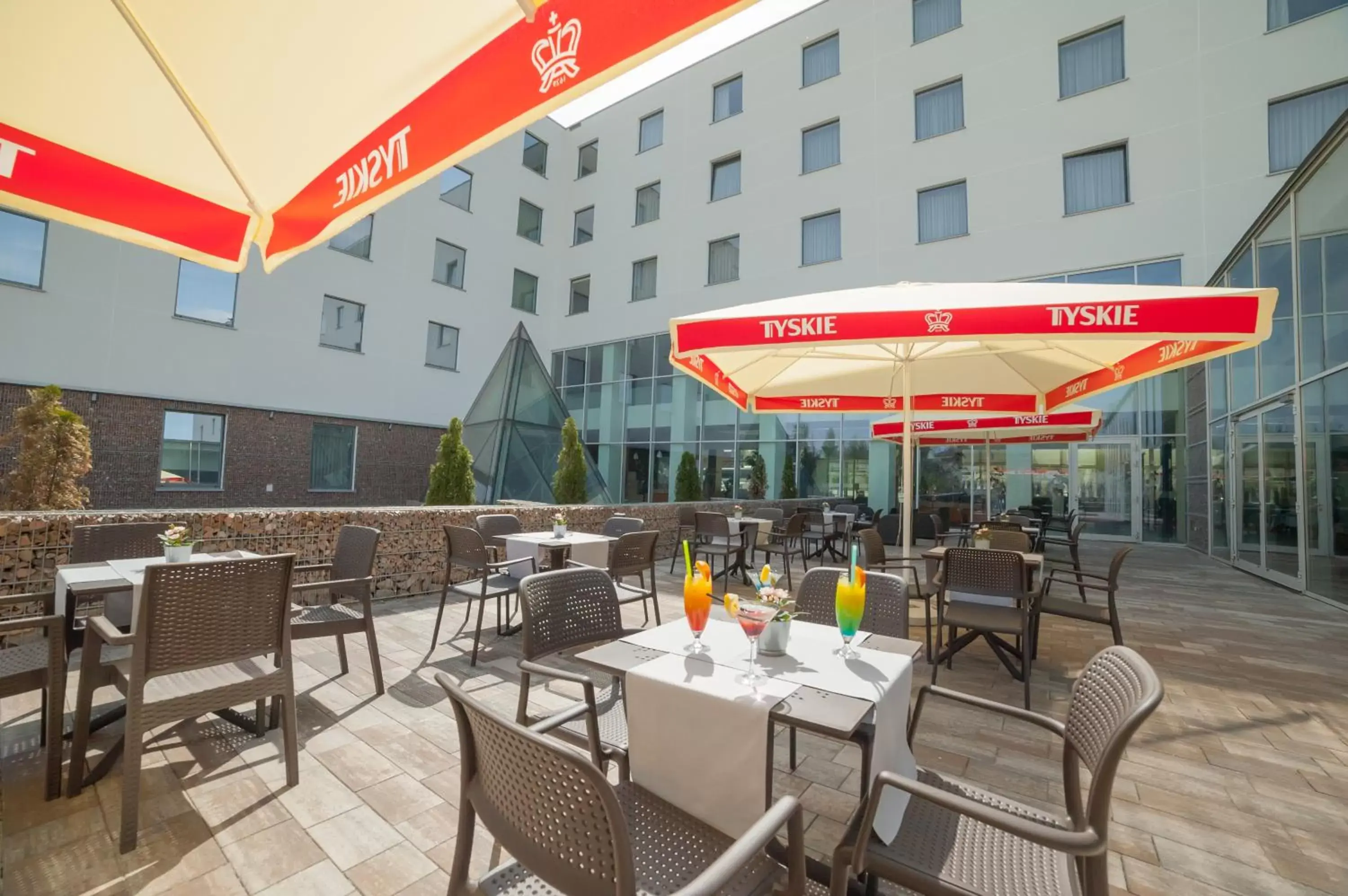 Patio, Restaurant/Places to Eat in Premier Kraków Hotel