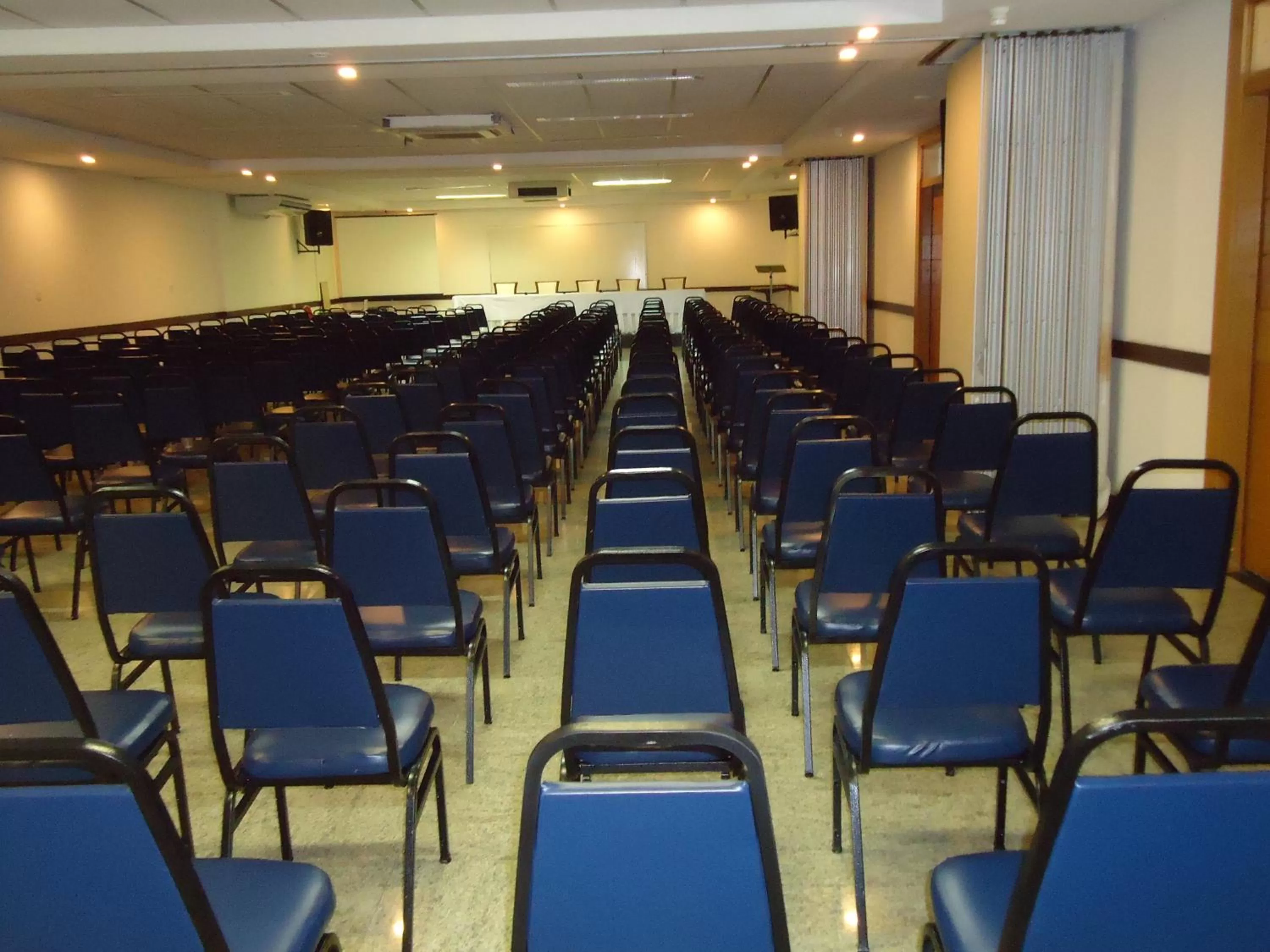 Business facilities in Praia a Vista Salvador Hotel