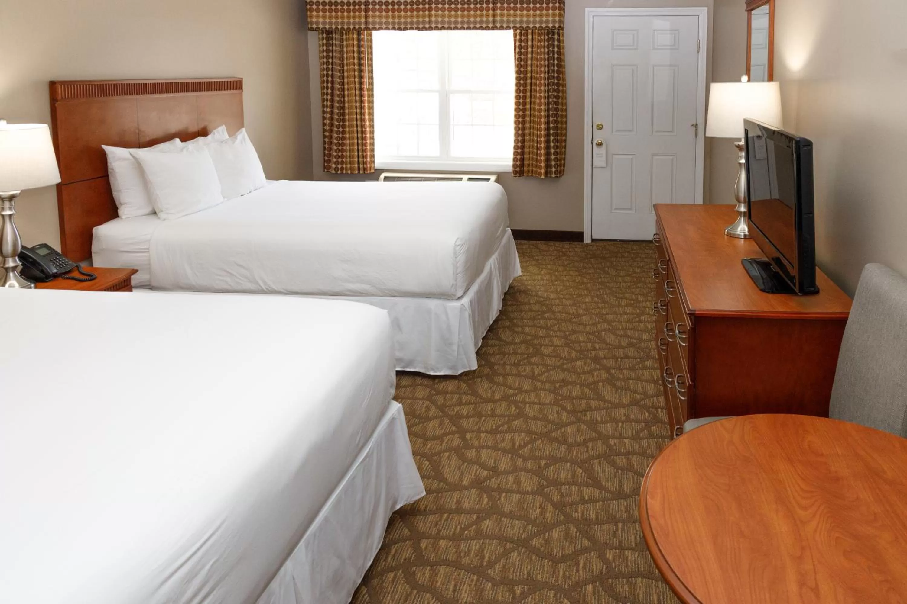 Bedroom, Bed in Admiral's Inn Resort