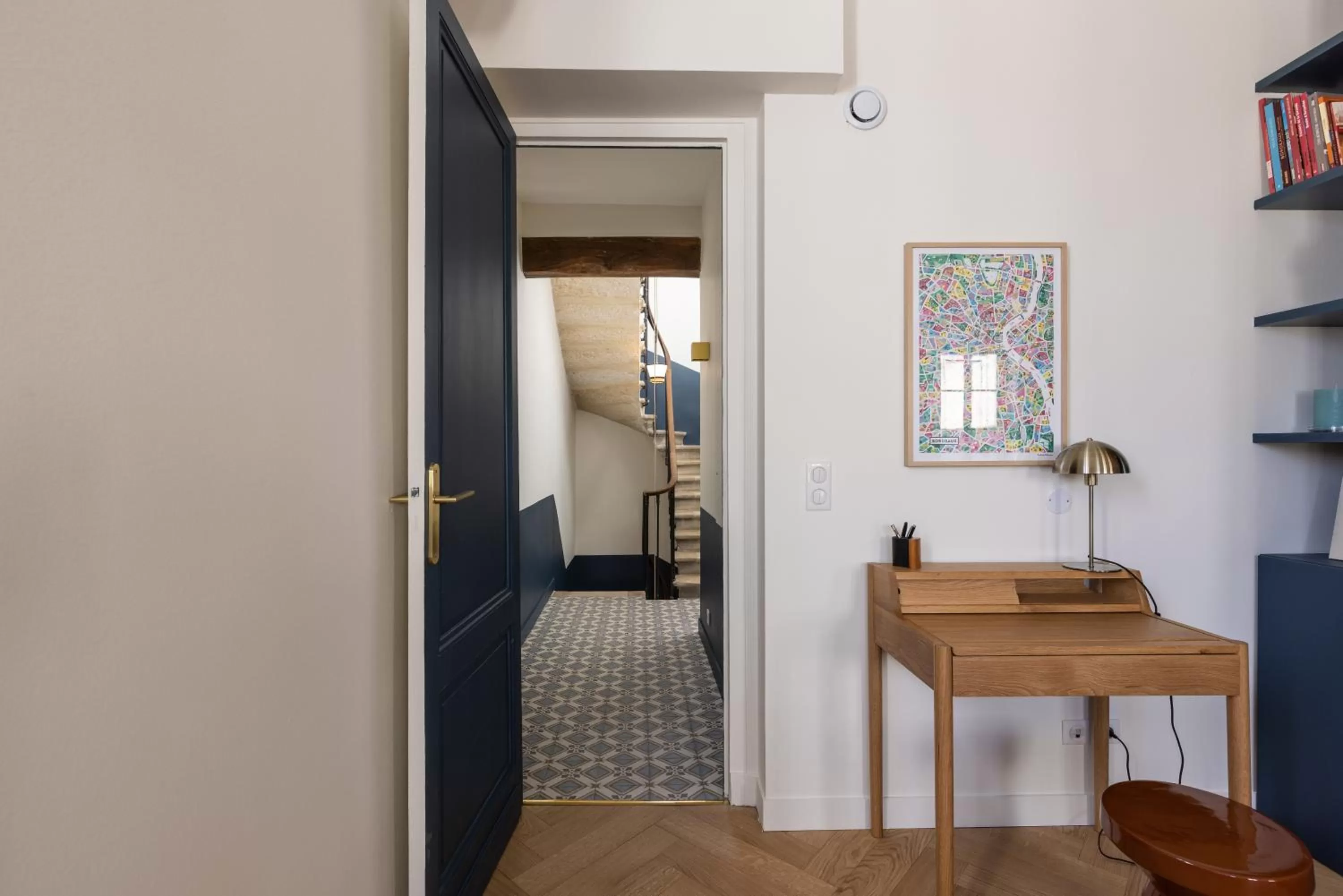 Living room, Bathroom in Les Séraphines - Bed & Breakfast