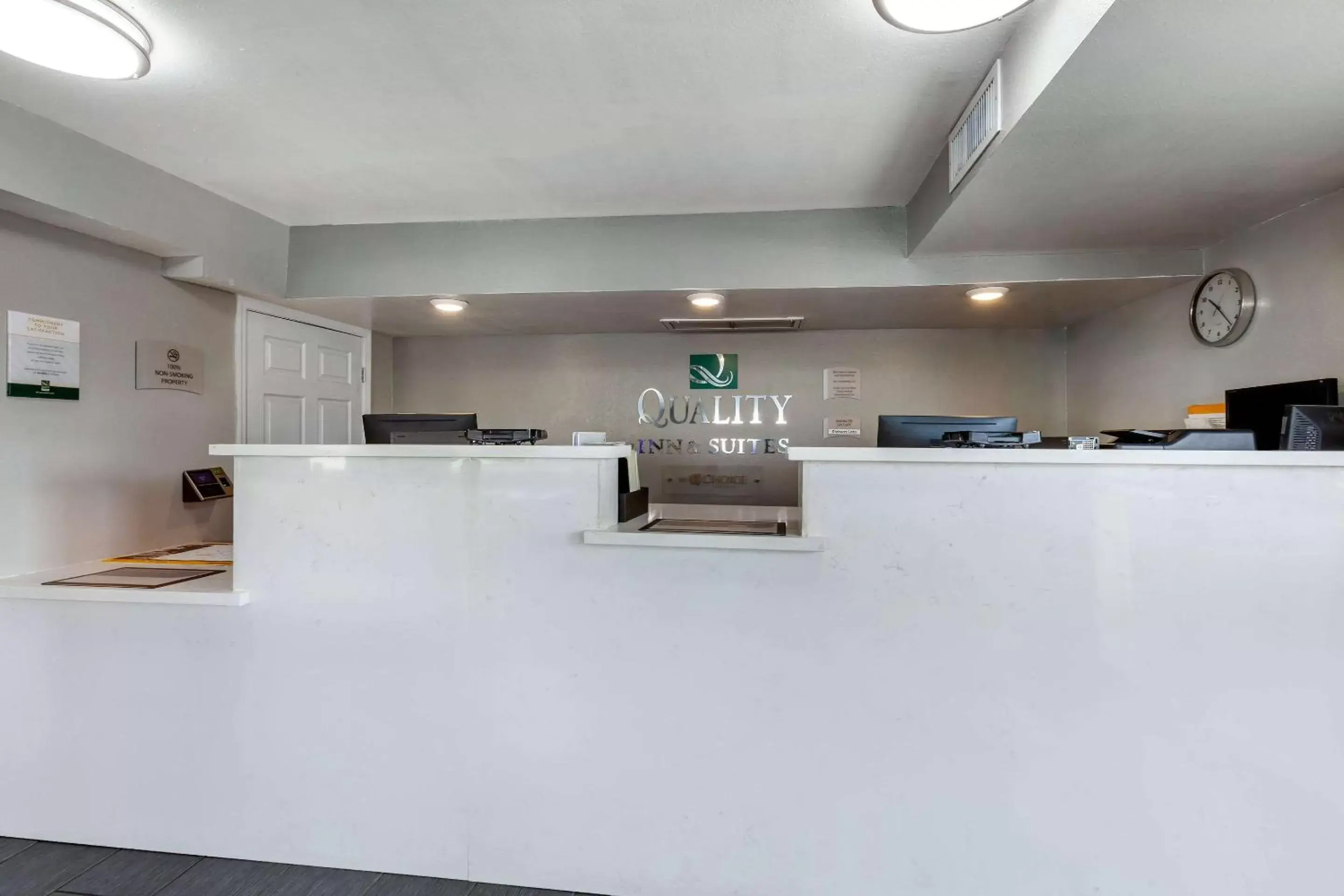 Lobby or reception in Quality Inn & Suites near Downtown Mesa Lobby or reception in Quality Inn & Suites near Downtown Mesa