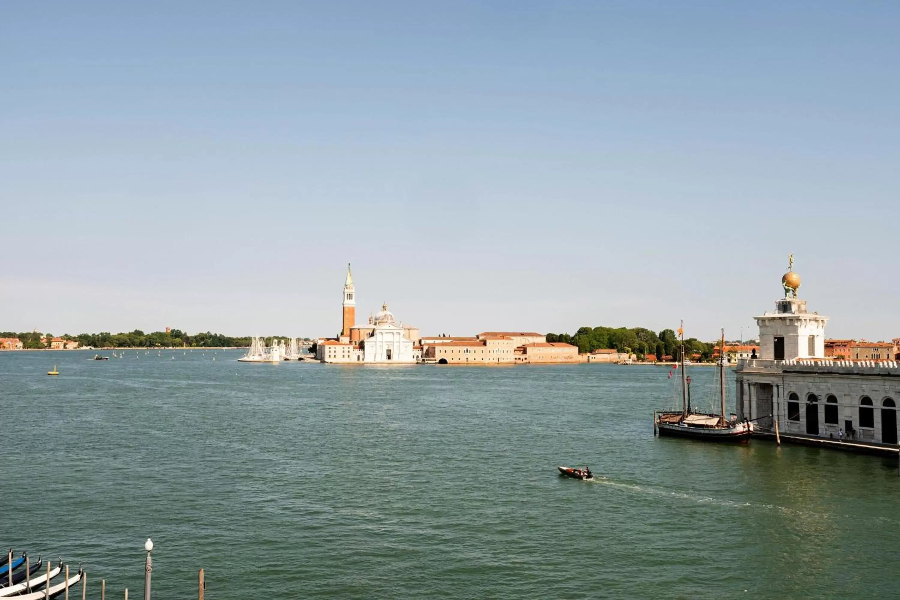 Photo of the whole room in The St. Regis Venice