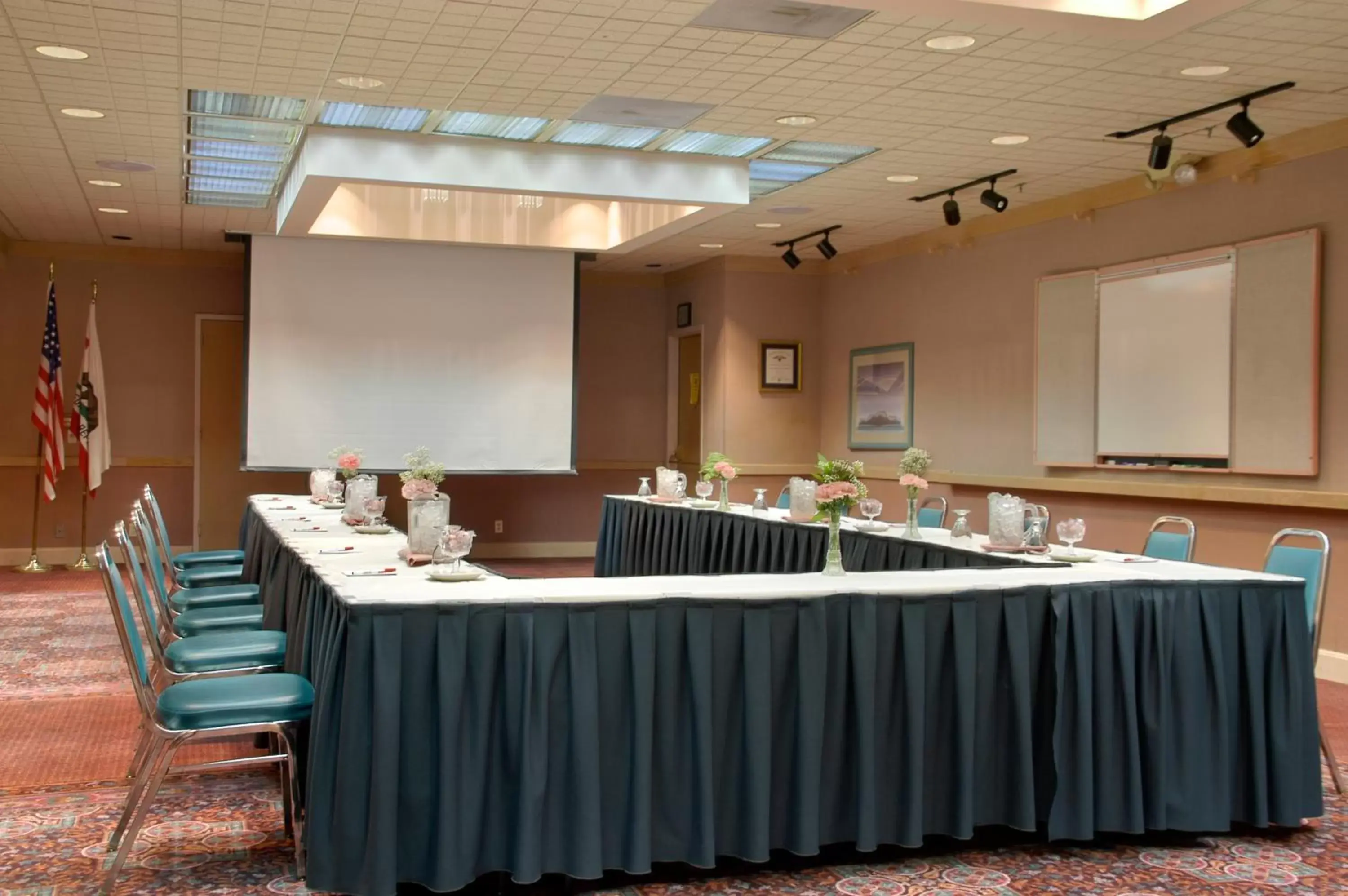 Business facilities in Ramada by Wyndham Sunnyvale/Silicon Valley